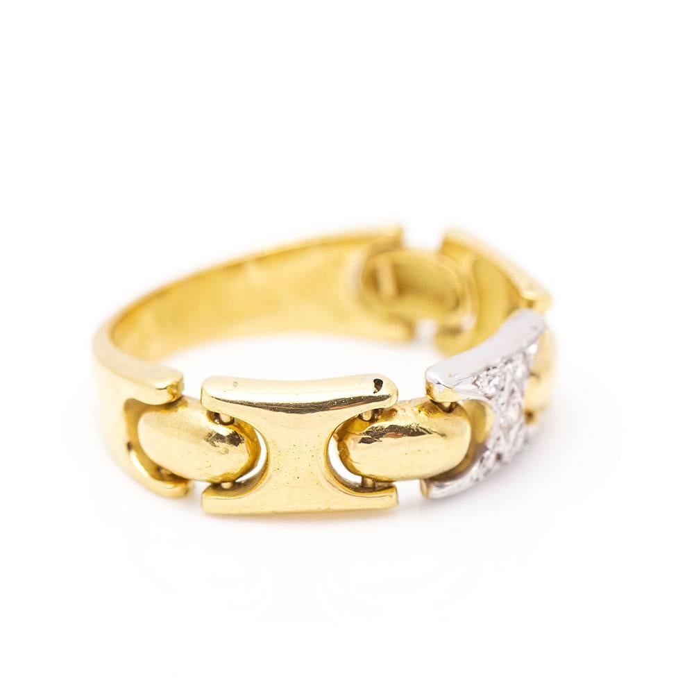 Bicolour Gold Ring for woman  5x Brilliant Cut Diamonds total weight 0,05ct  Size 13,5  18kt White Gold and 18kt Yellow Gold  4,76 grams.  This ring is in excellent condition with no visible wear and tear  Ref:.D359897JC