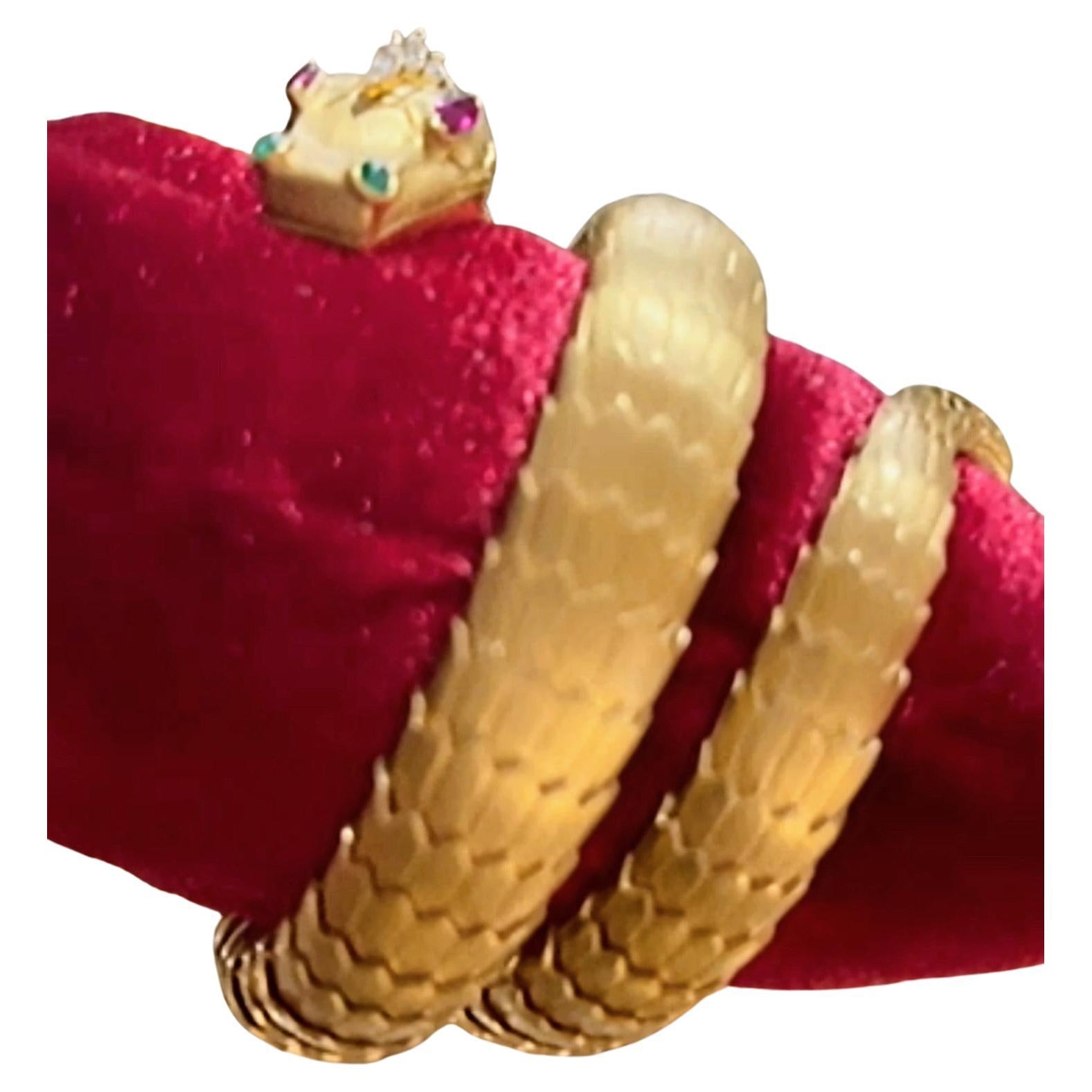 Articulated Snake Bracelet Yellow Gold 18 Karat Ruby Emerald and Diamond Italy In Excellent Condition For Sale In Valencia, Comunidad Valenciana