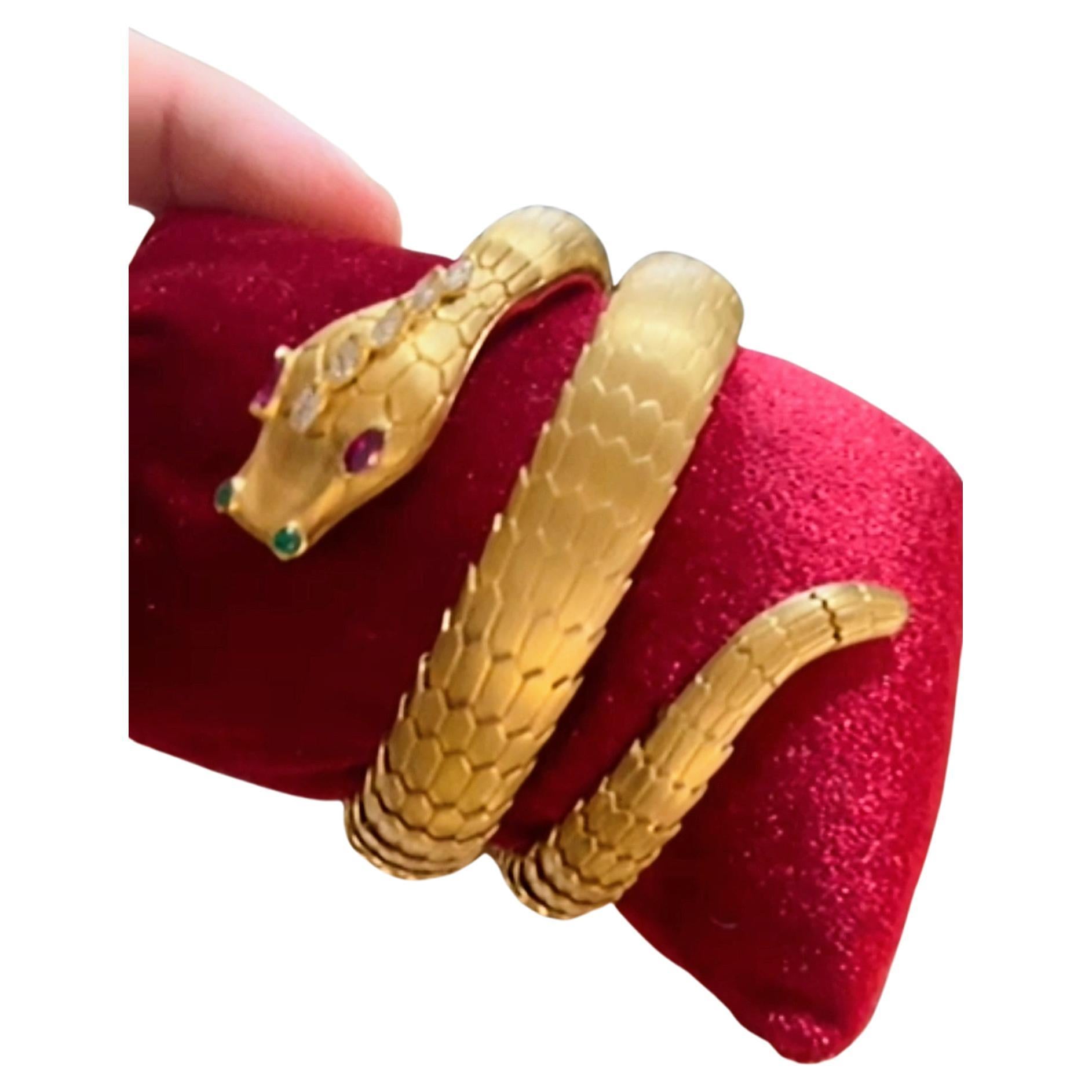 Articulated Snake Bracelet Yellow Gold 18 Karat Ruby Emerald and Diamond Italy For Sale 1