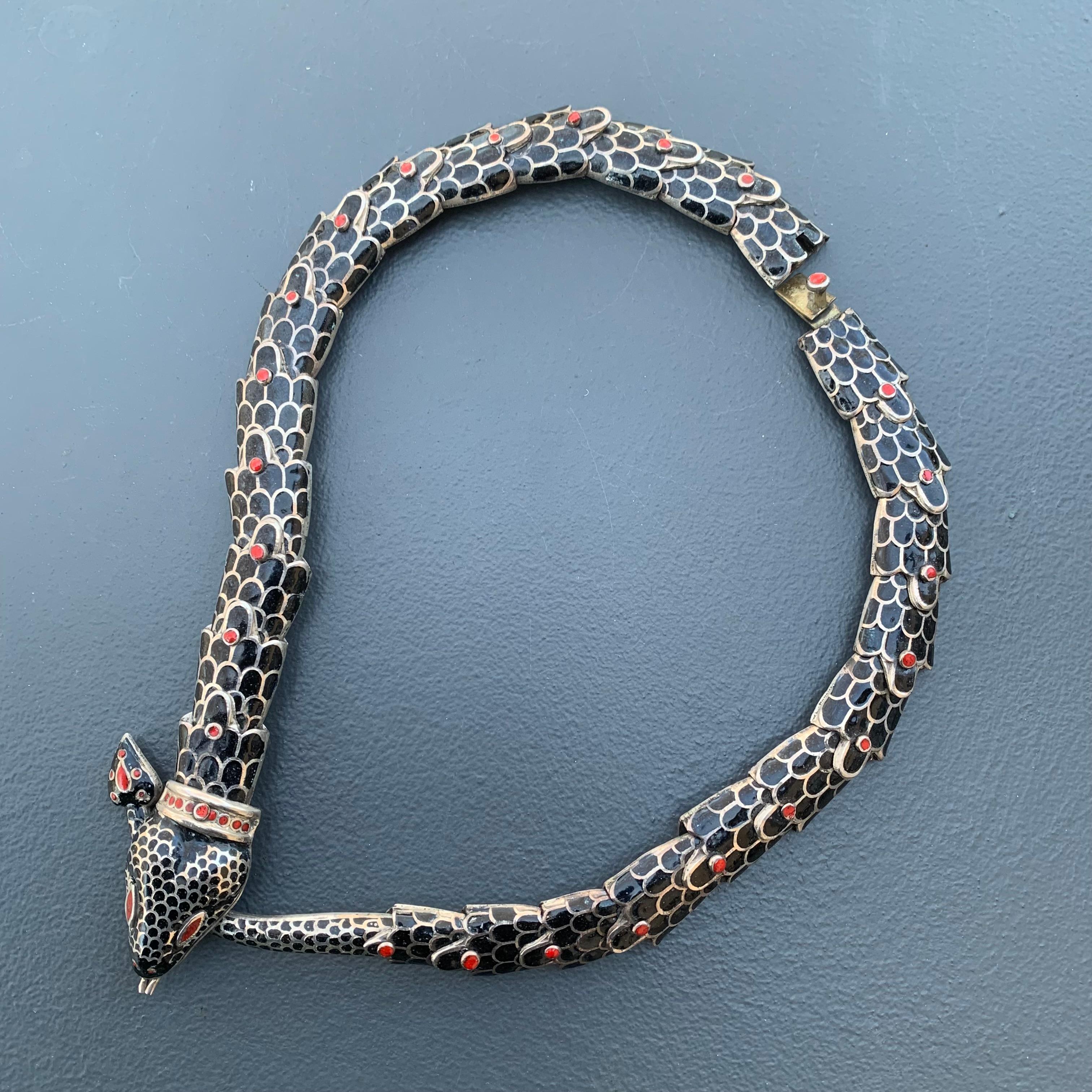 Gegliederte mexikanische Schlangenhalskette aus Sterlingsilber und Emaille im Zustand „Gut“ in Monroe Township, NJ