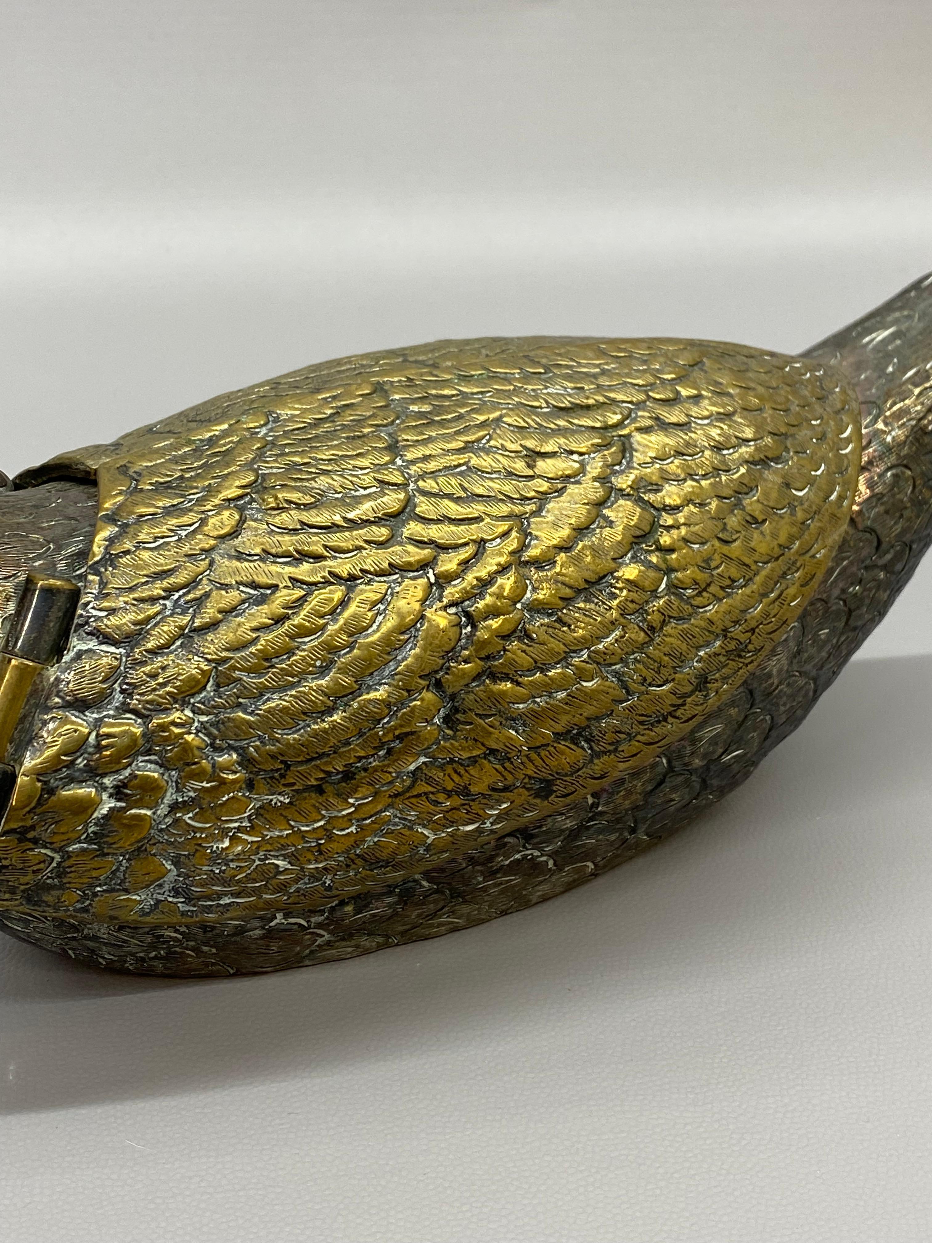 Centro de mesa articulado de cisne de plata y latón en venta 7