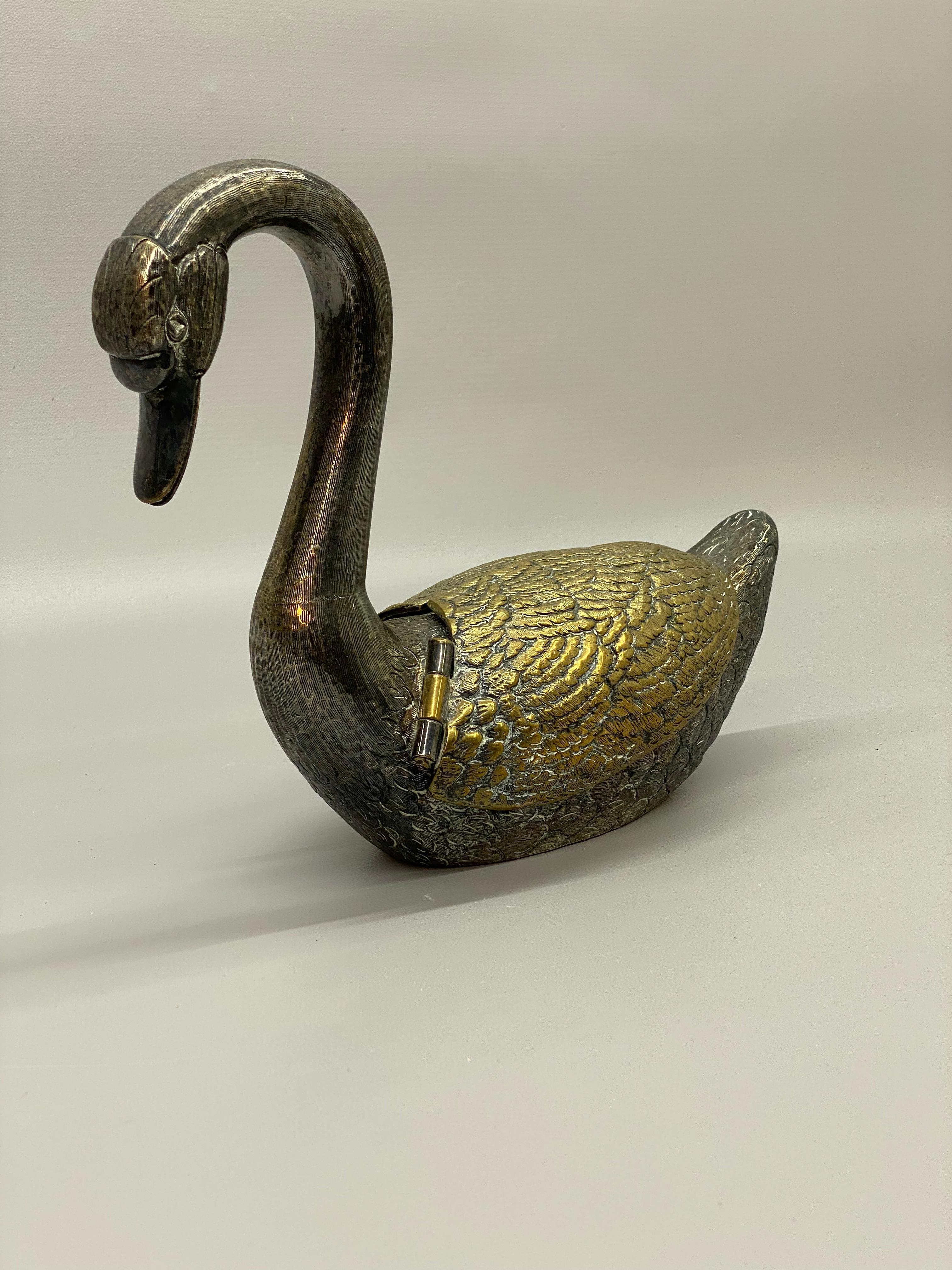 Centro de mesa articulado de cisne de plata y latón Moderno de mediados de siglo en venta