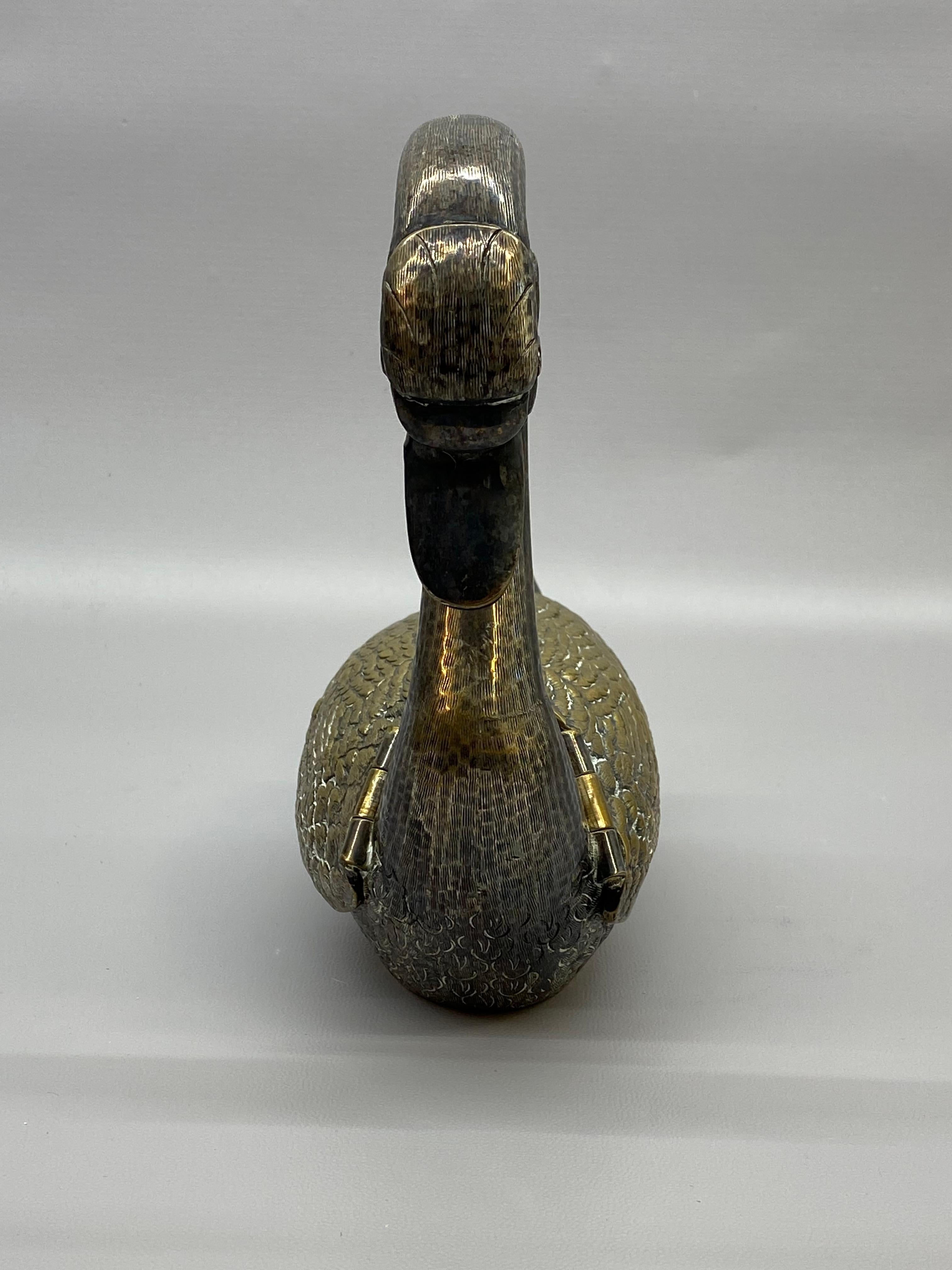 Centro de mesa articulado de cisne de plata y latón Desconocido en venta