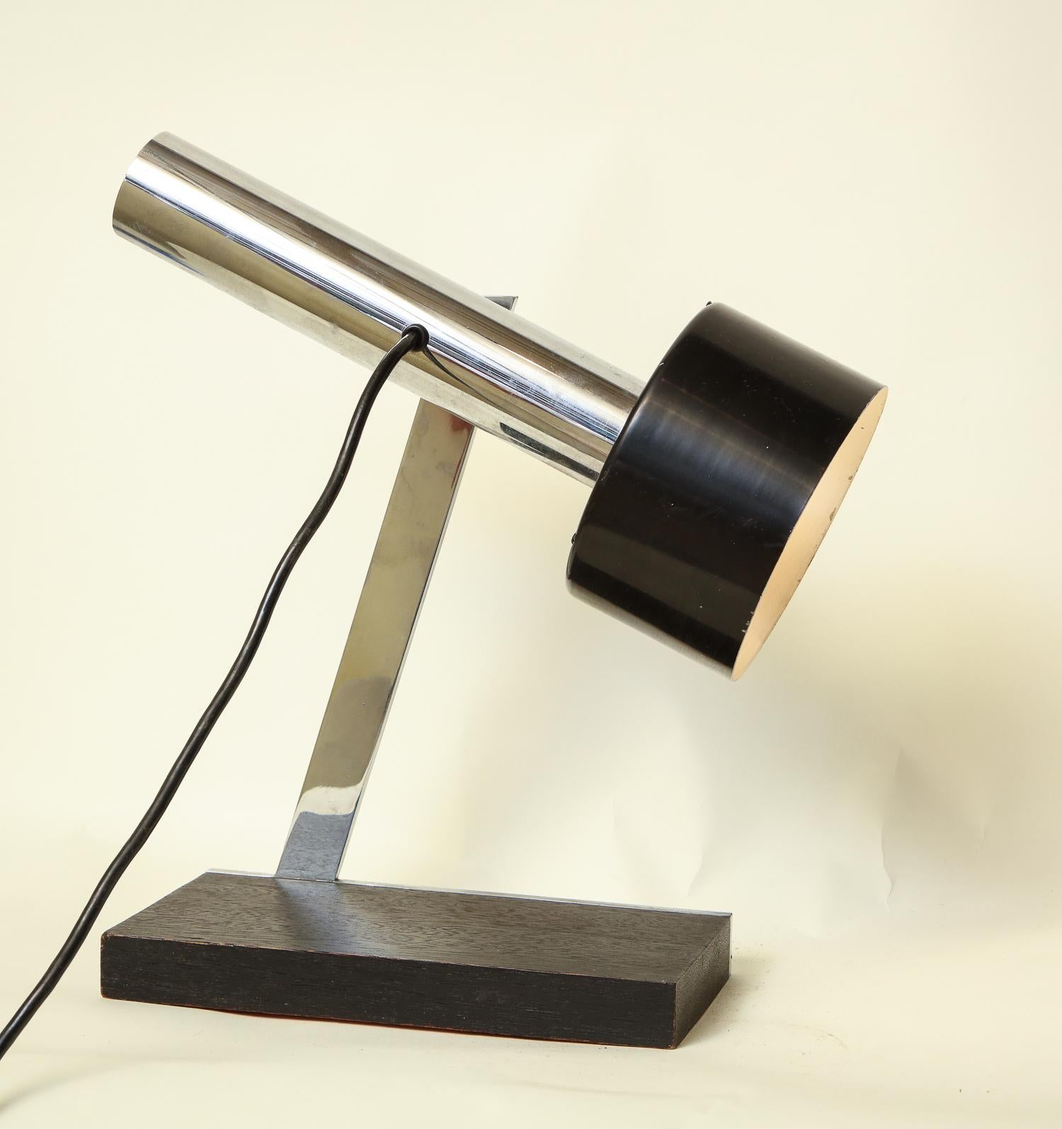 Articulated Table Lamp Architectural Mid-Century Modern shade adjusts Italy 1950 In Good Condition For Sale In New York, NY