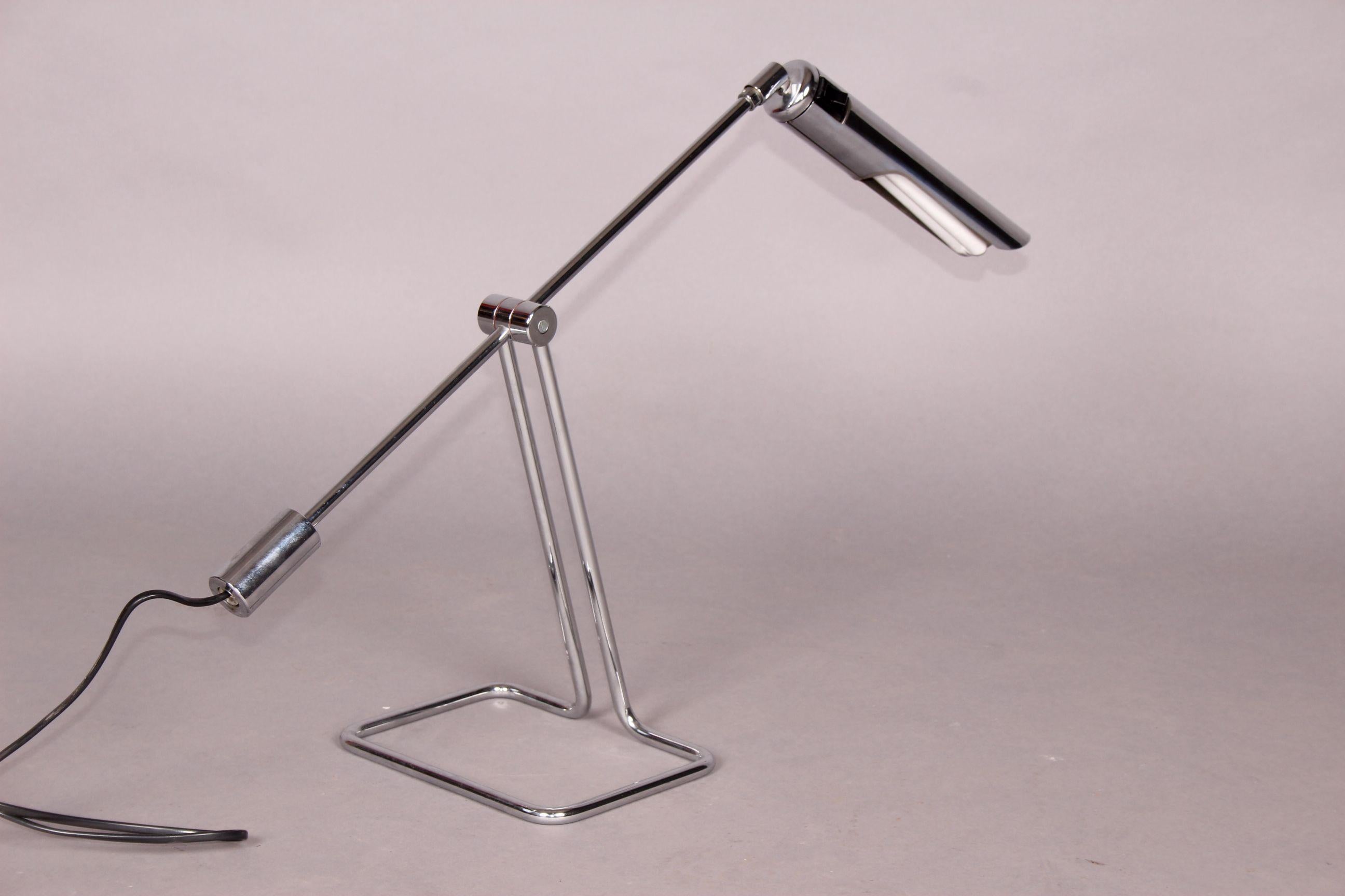 European Articulated Table Lamp