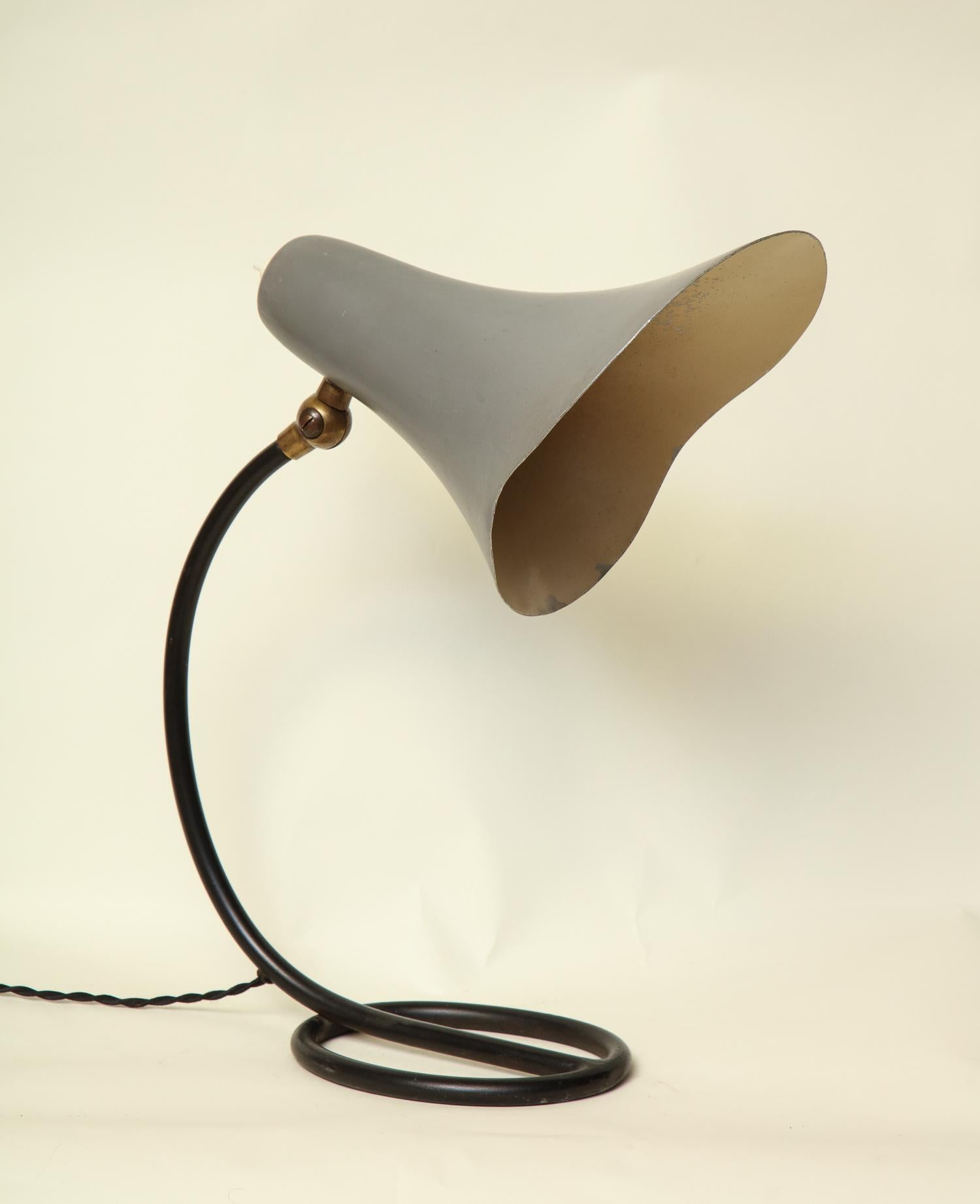 Articulated Table Lamp Mid-Century Modern Painted Metal Shade Adjusts Italy 1950 For Sale 9