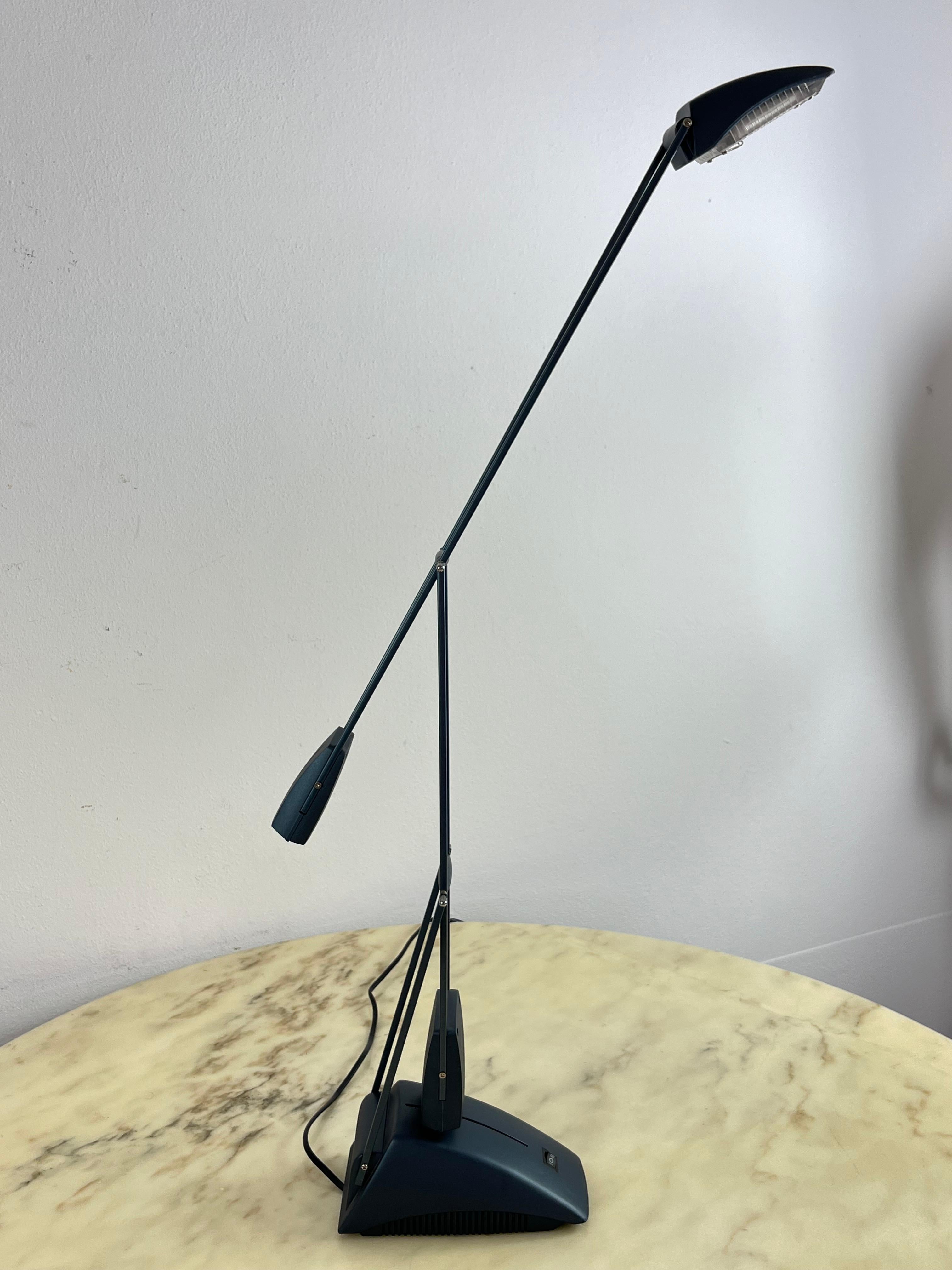 Articulated Table Lamp With Halogen Light  1970s In Good Condition For Sale In Palermo, IT