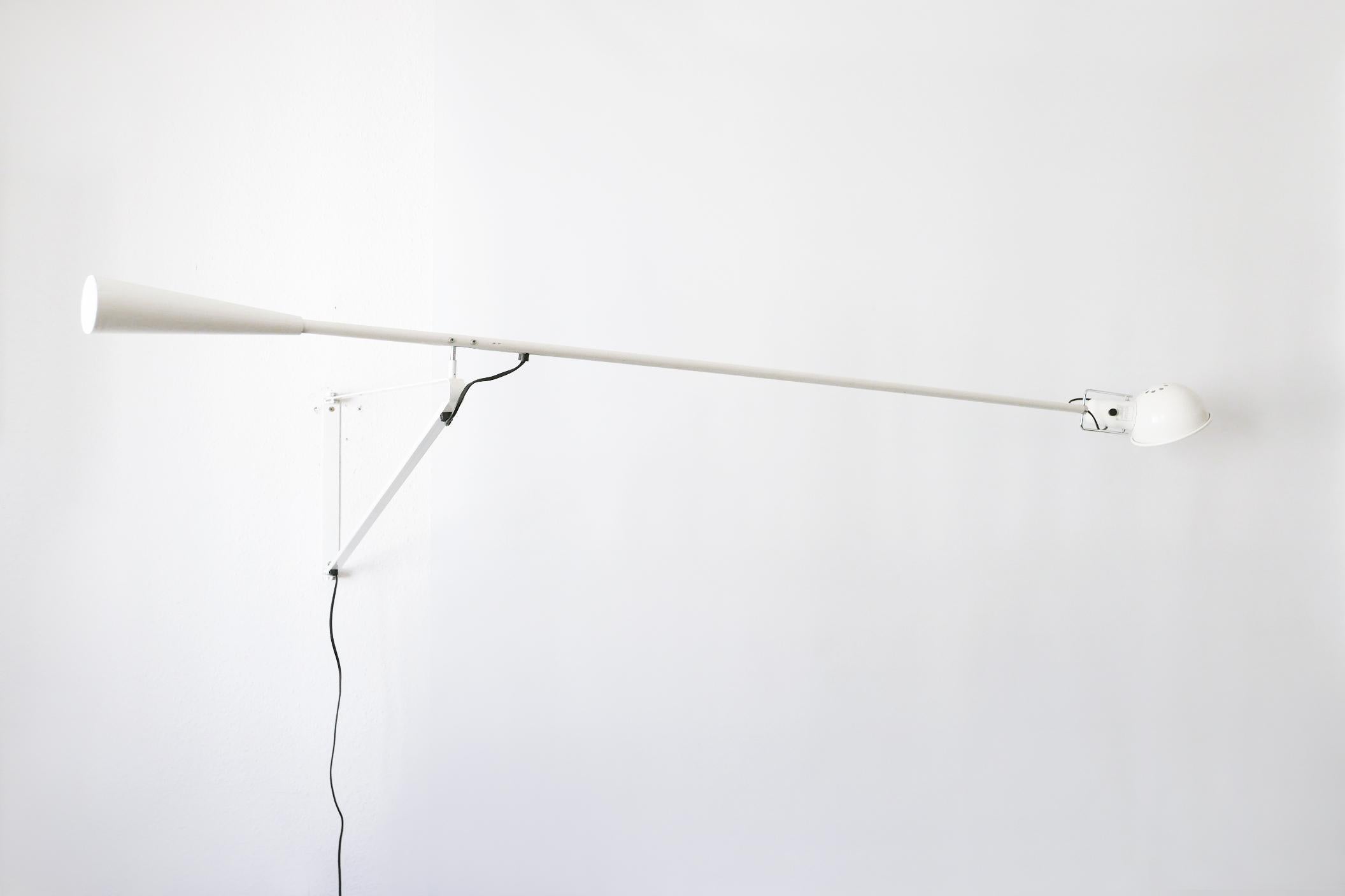 Gegliederte Wandleuchte Modell 265 von Paolo Rizzatto für Arteluce, Italien 1973, Italien (Gegossen) im Angebot