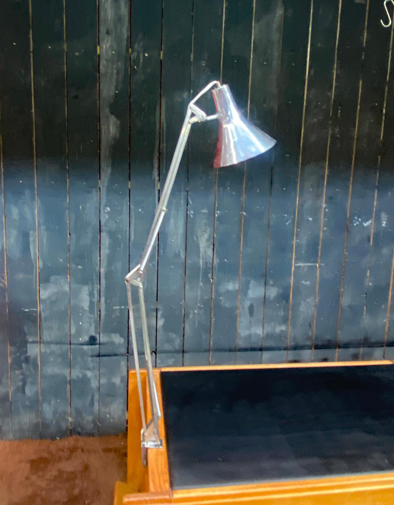 articulated workshop lamp in chrome metal and aluminum circa 1950/1960  For Sale 2