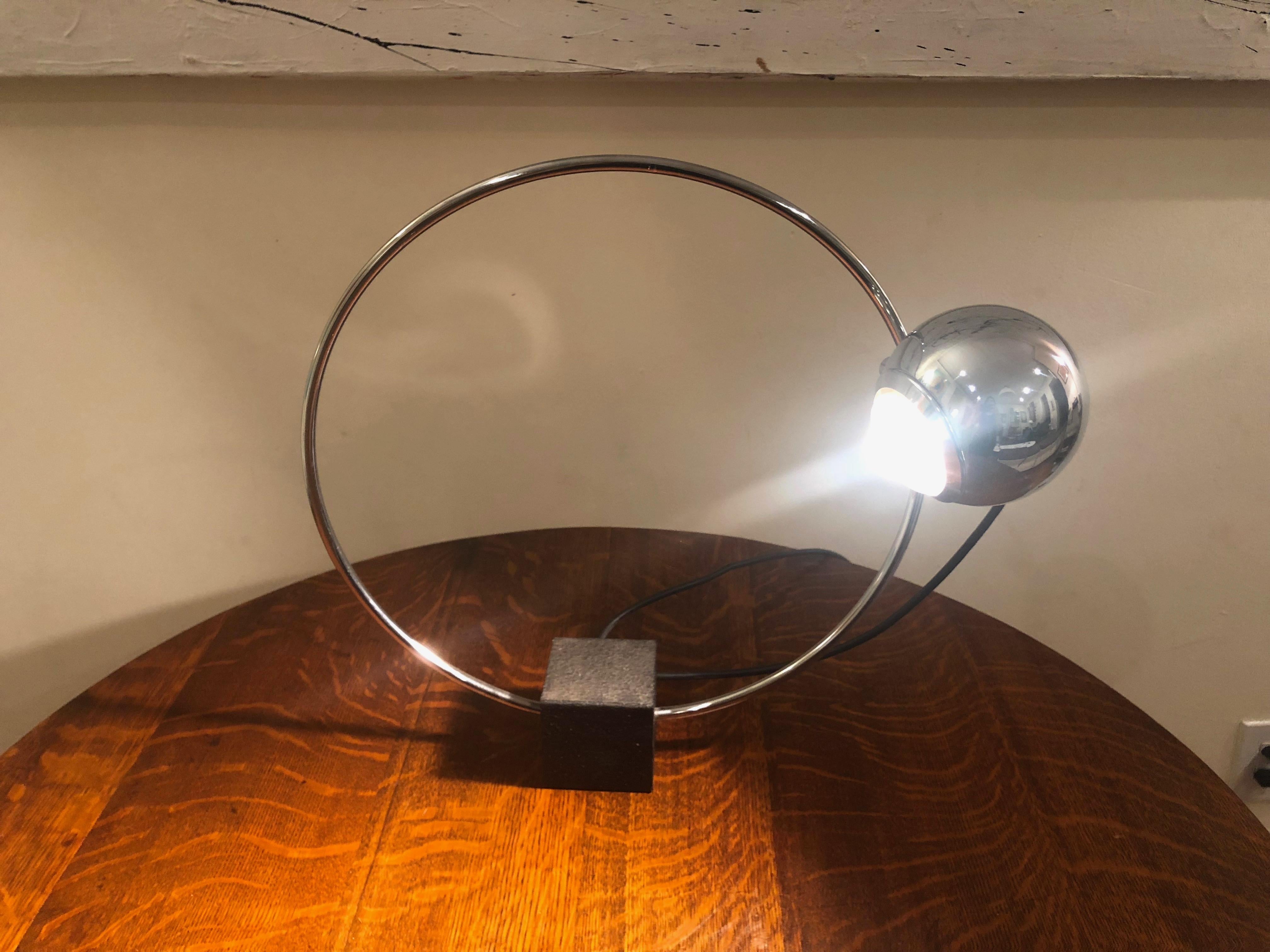 Articulating and Orbiting Table Lamp, USA Circa 1970 For Sale 4
