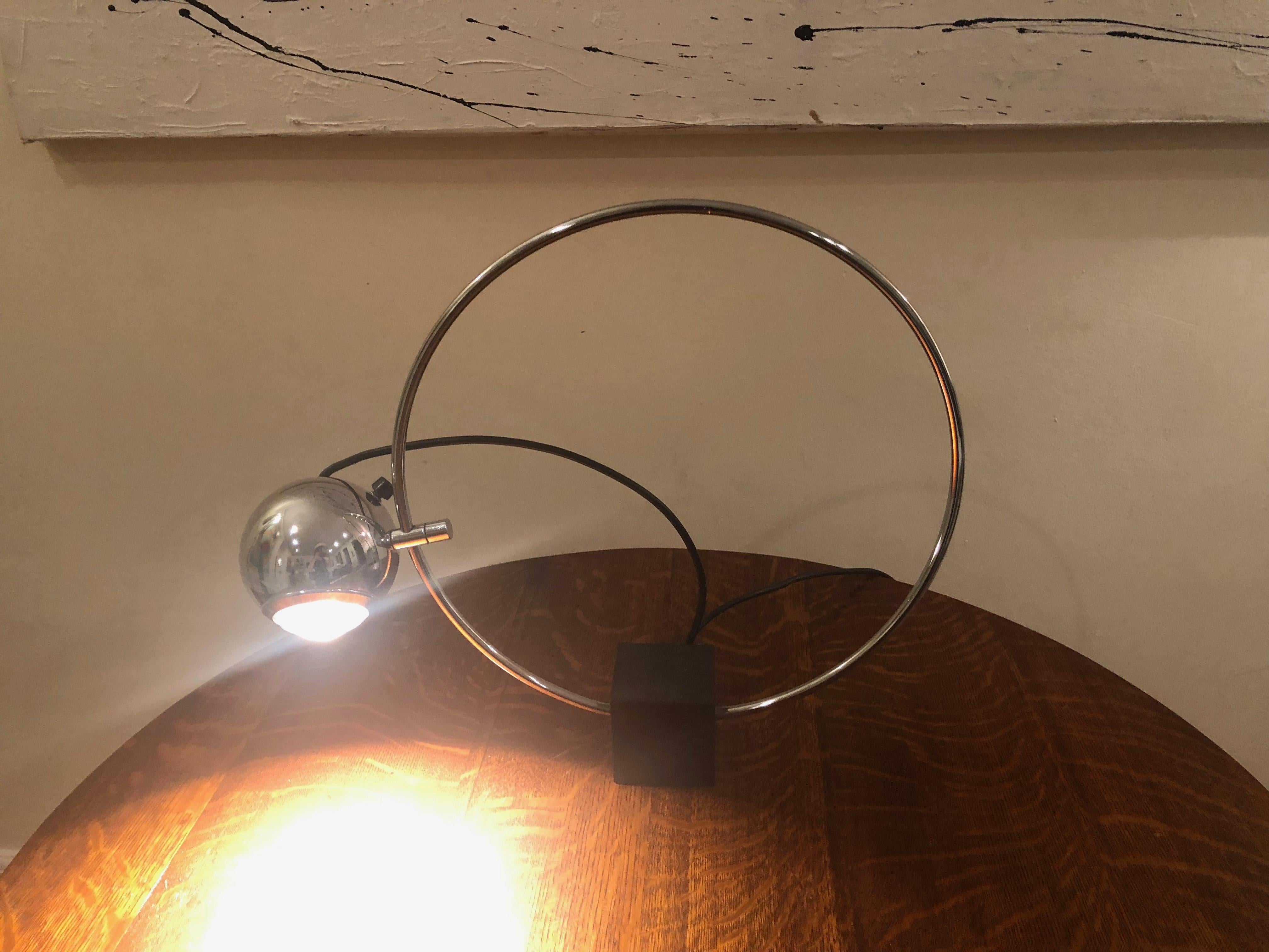Articulating and Orbiting Table Lamp, USA Circa 1970 For Sale 7