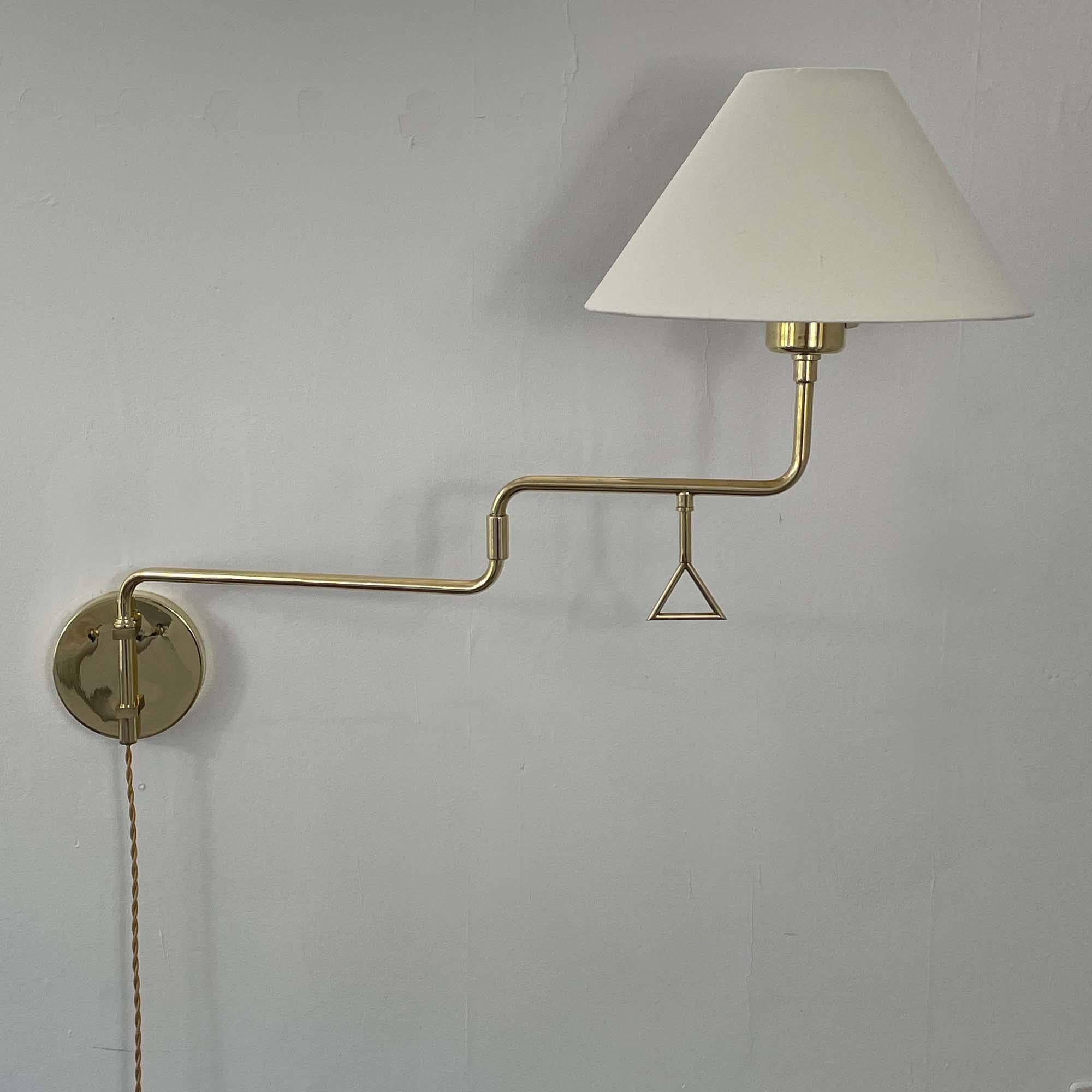 Swedish Articulating Brass Wall Light, Armatur Hantverk Tibro, Sweden 1950s For Sale