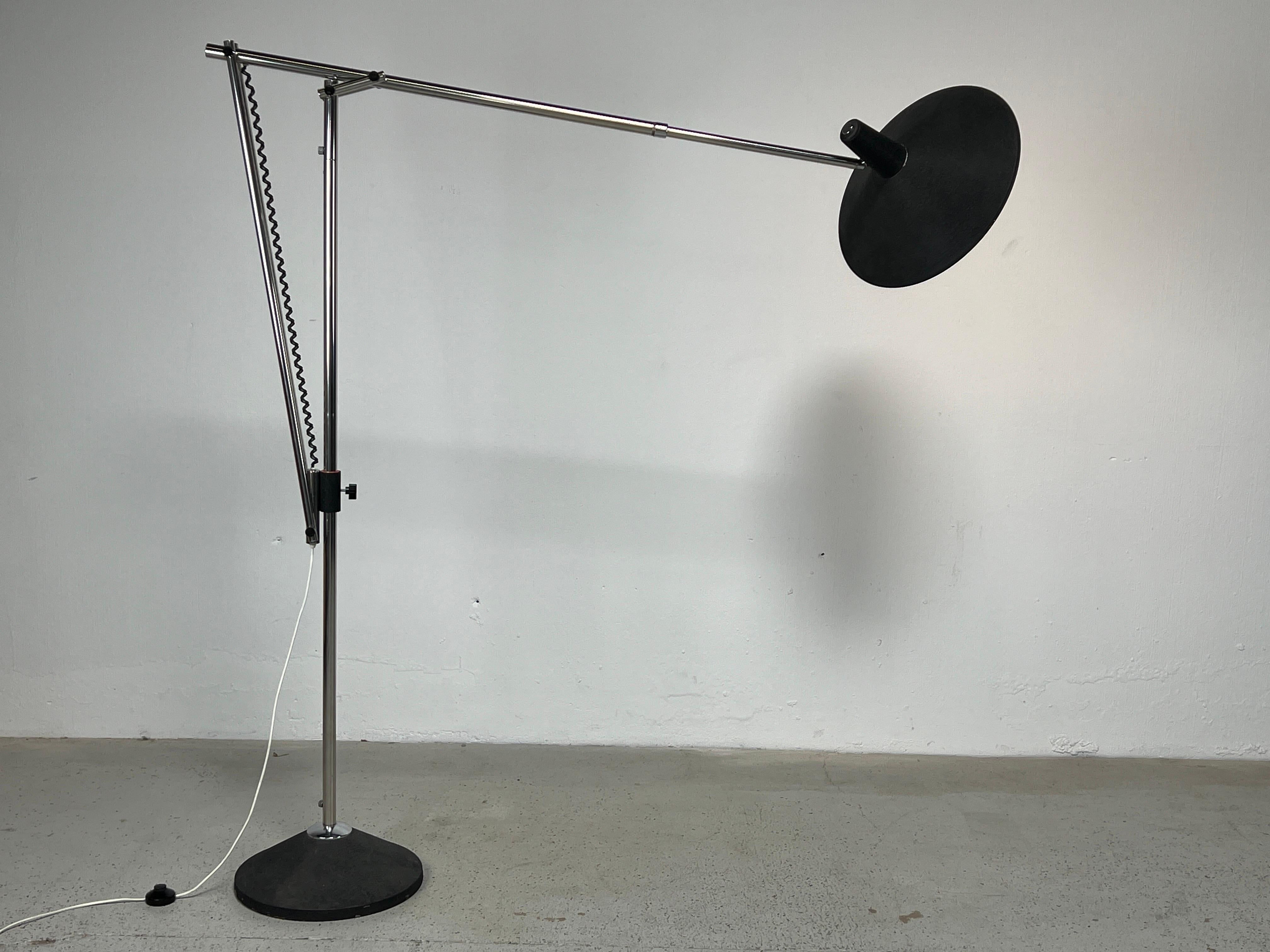 Articulating Floor Lamp  In Good Condition For Sale In Dallas, TX
