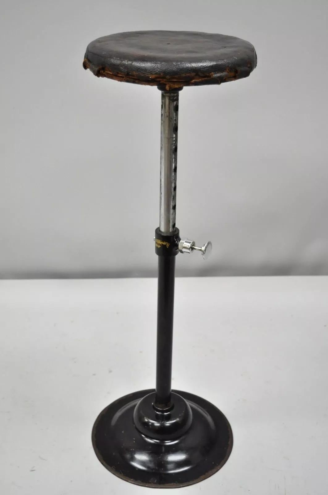Articulating Industrial Modern Brown Leather Adjustable Work Hocker von Peerless (Industriell) im Angebot