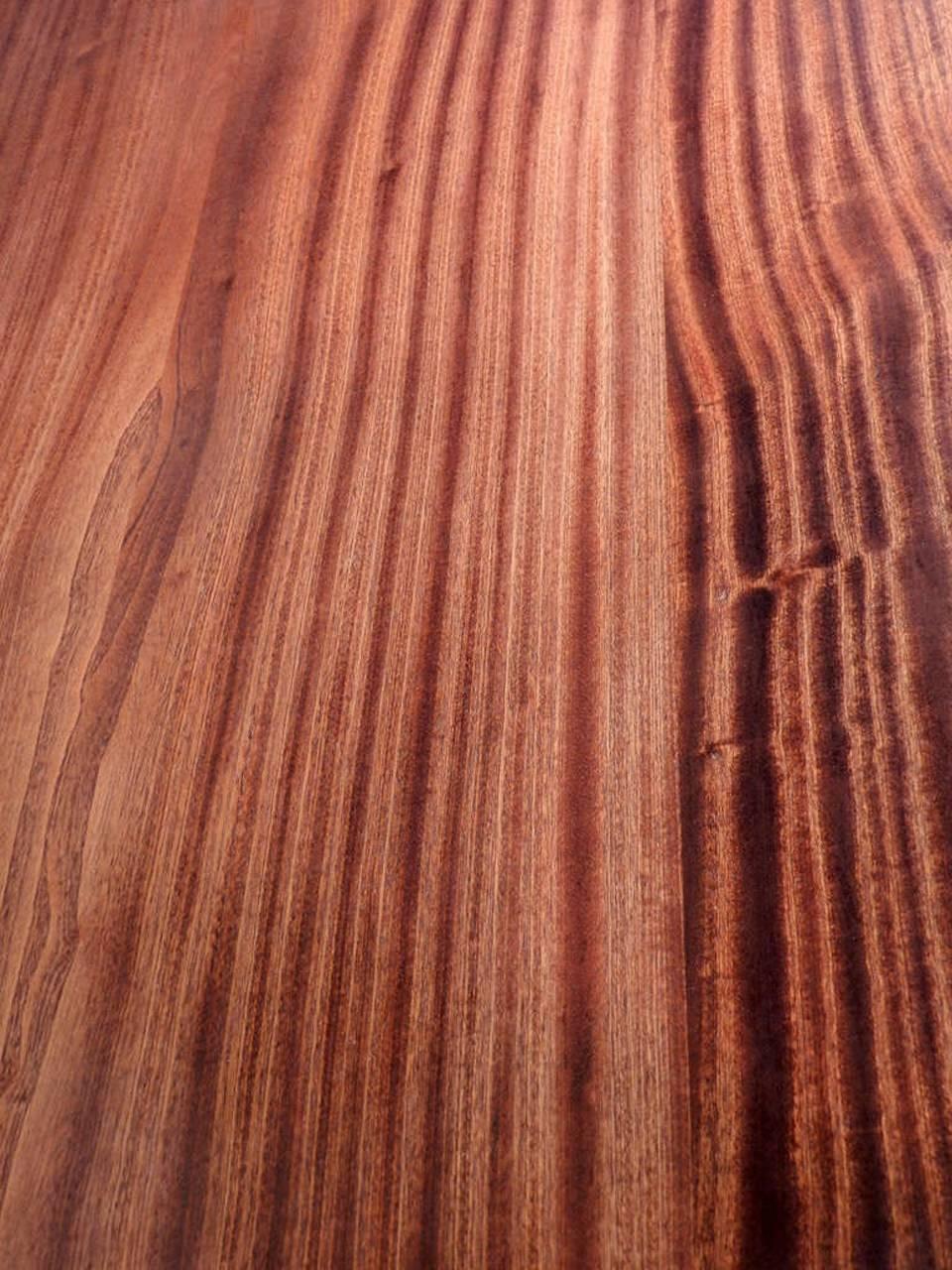 Industriel Base de table articulée avec magnifique plateau en bois en vente