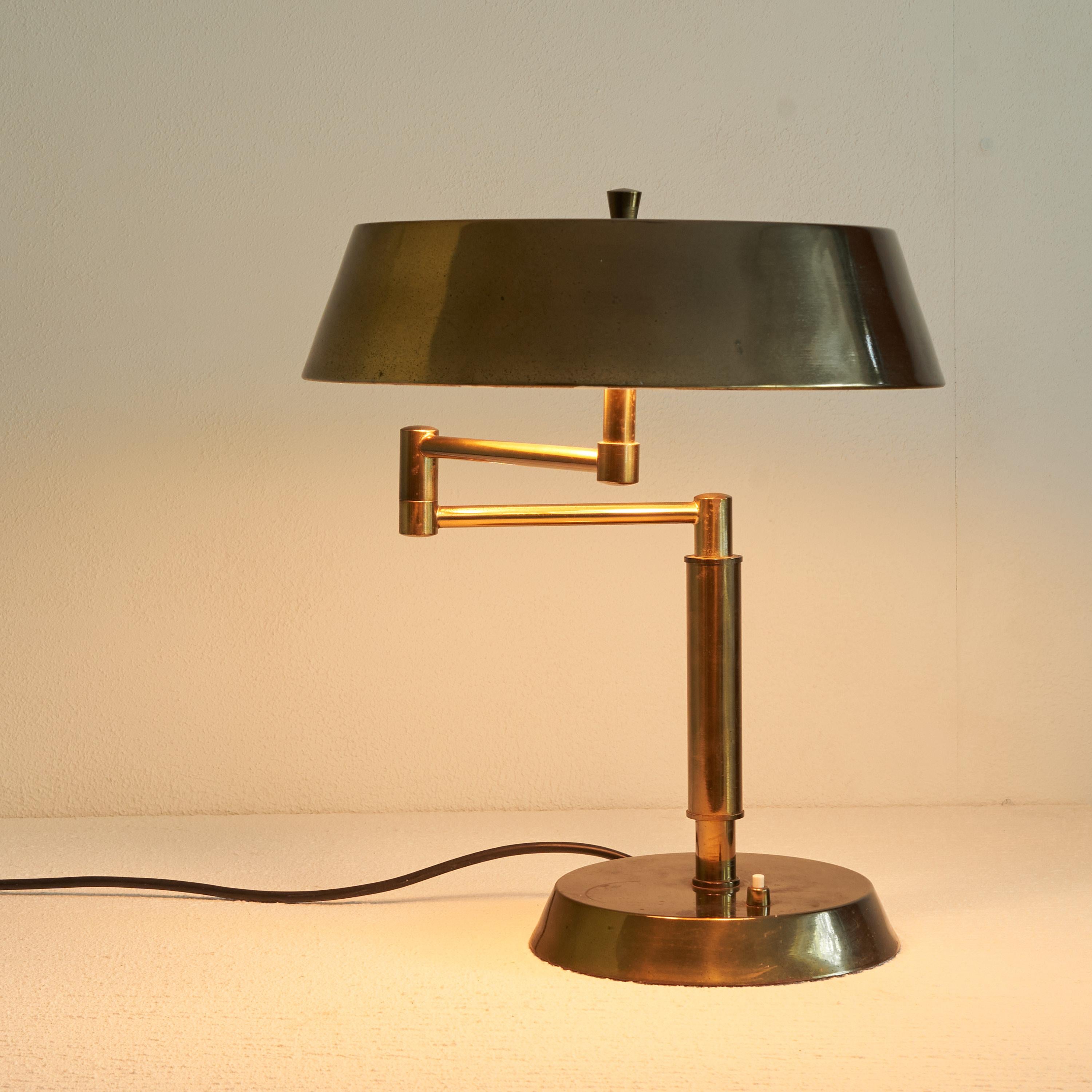 Articulating Table Lamp in Patinated Brass, 1960s For Sale 8