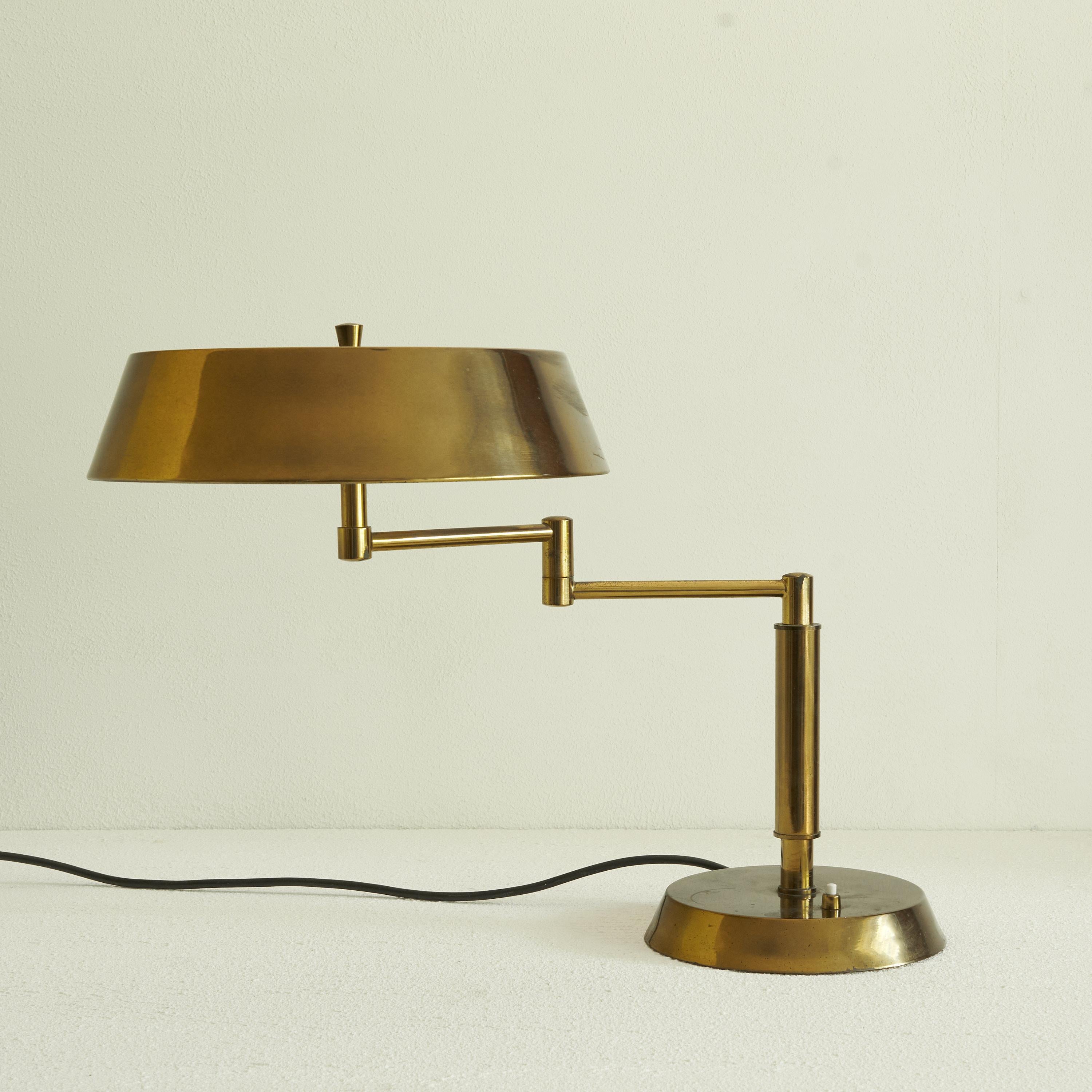 20th Century Articulating Table Lamp in Patinated Brass, 1960s For Sale