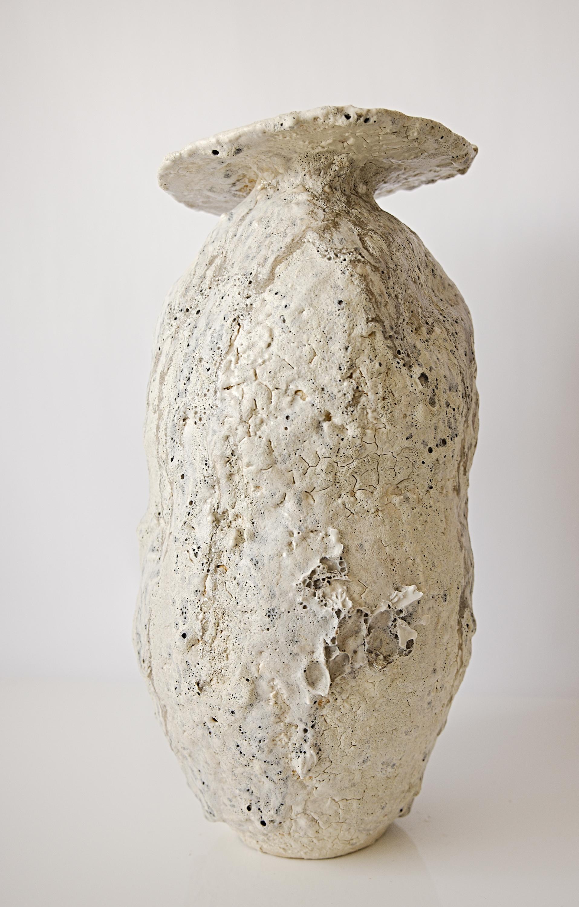 Grand vase Artifacts - fait à la main, unique en son genre Neuf - En vente à Van Nuys, CA