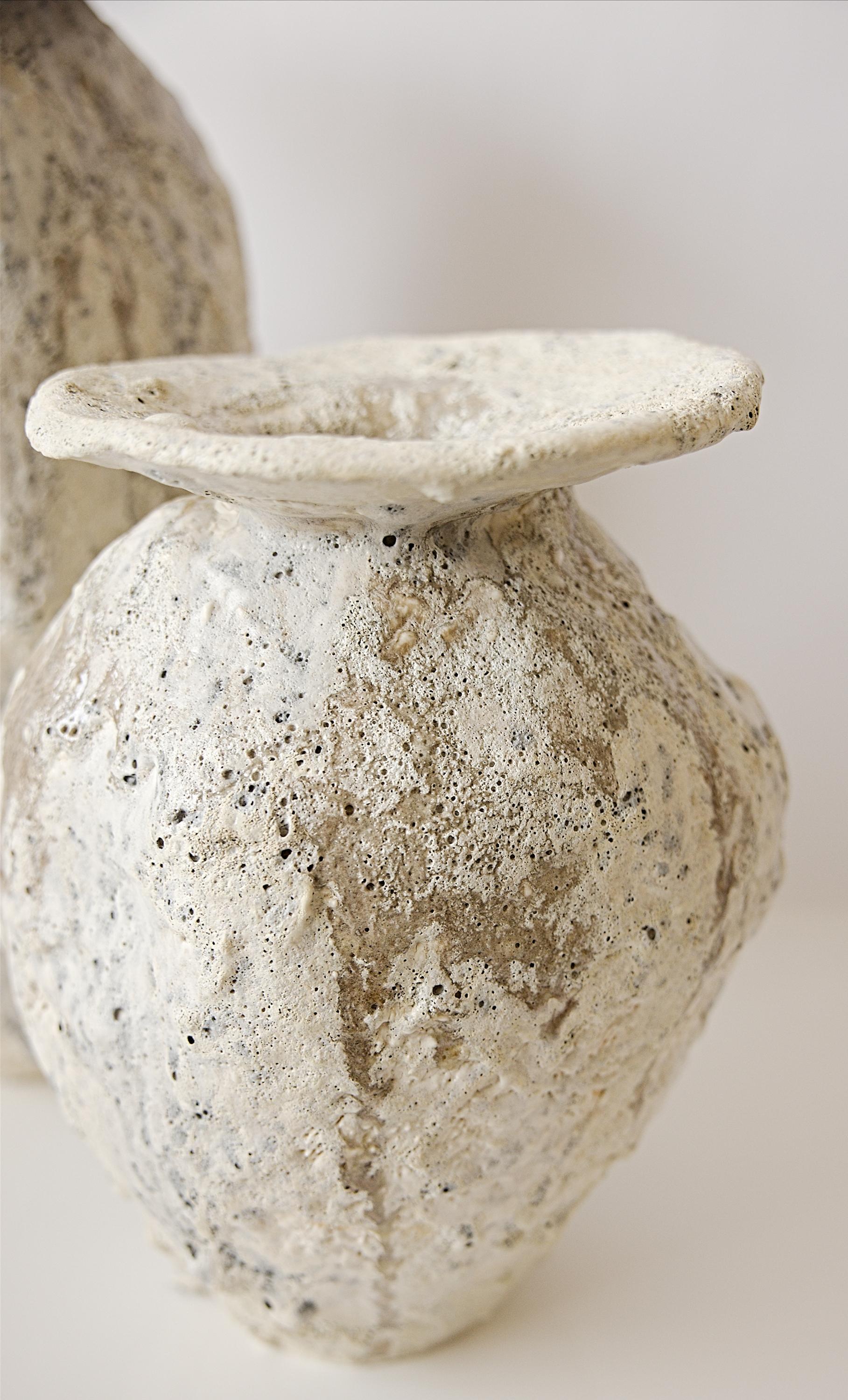 Artéfacts  Vase - fait à la main, unique en son genre en vente 4