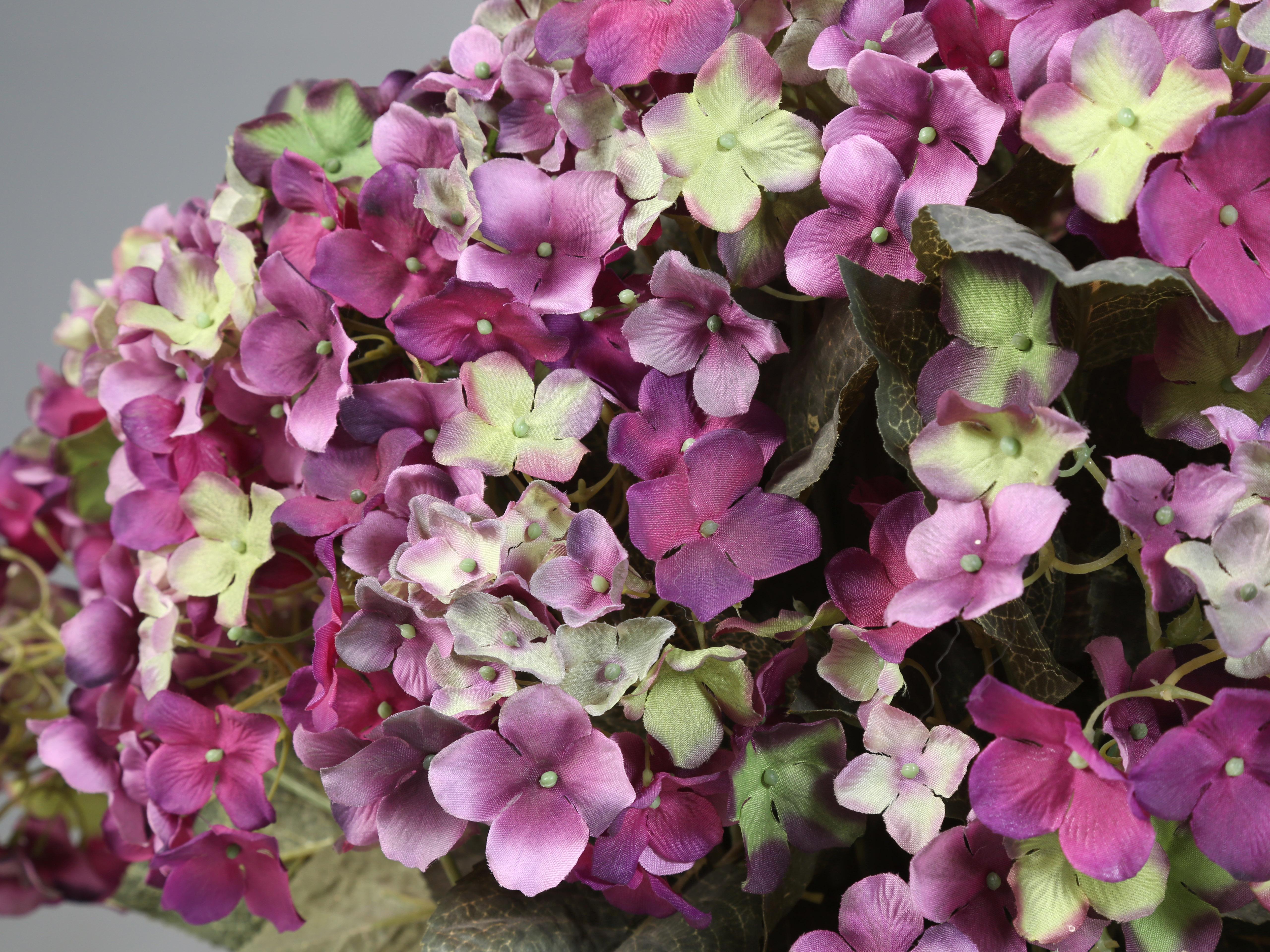 Artificial Floral Arrangement of Purple Hydrangea by Florita Nova of Italy In Good Condition For Sale In Chicago, IL