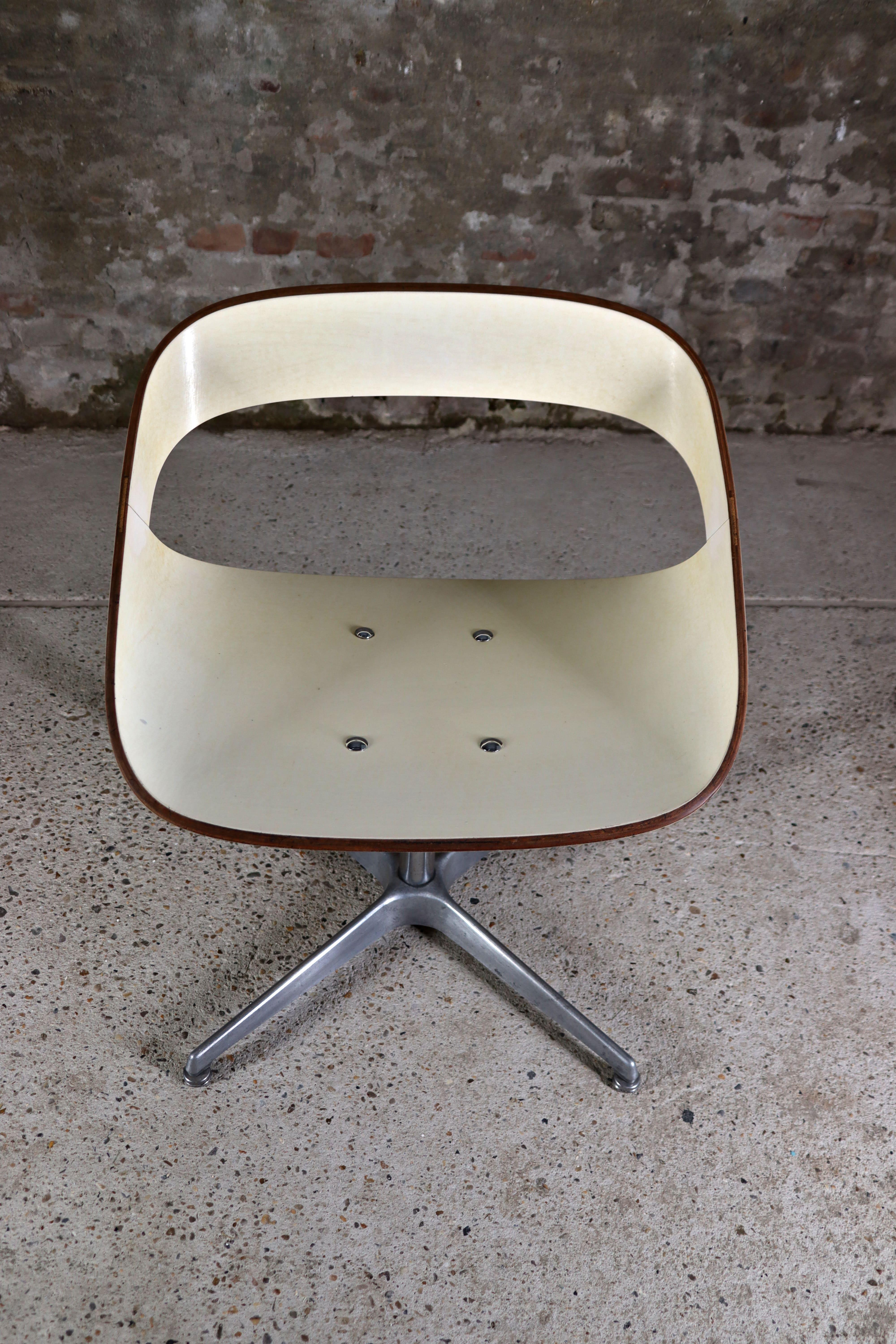 Artifort - Série 130 RCA - Lot de 2 chaises pivotantes - Geoffrey Harcourt - 1965 en vente 2