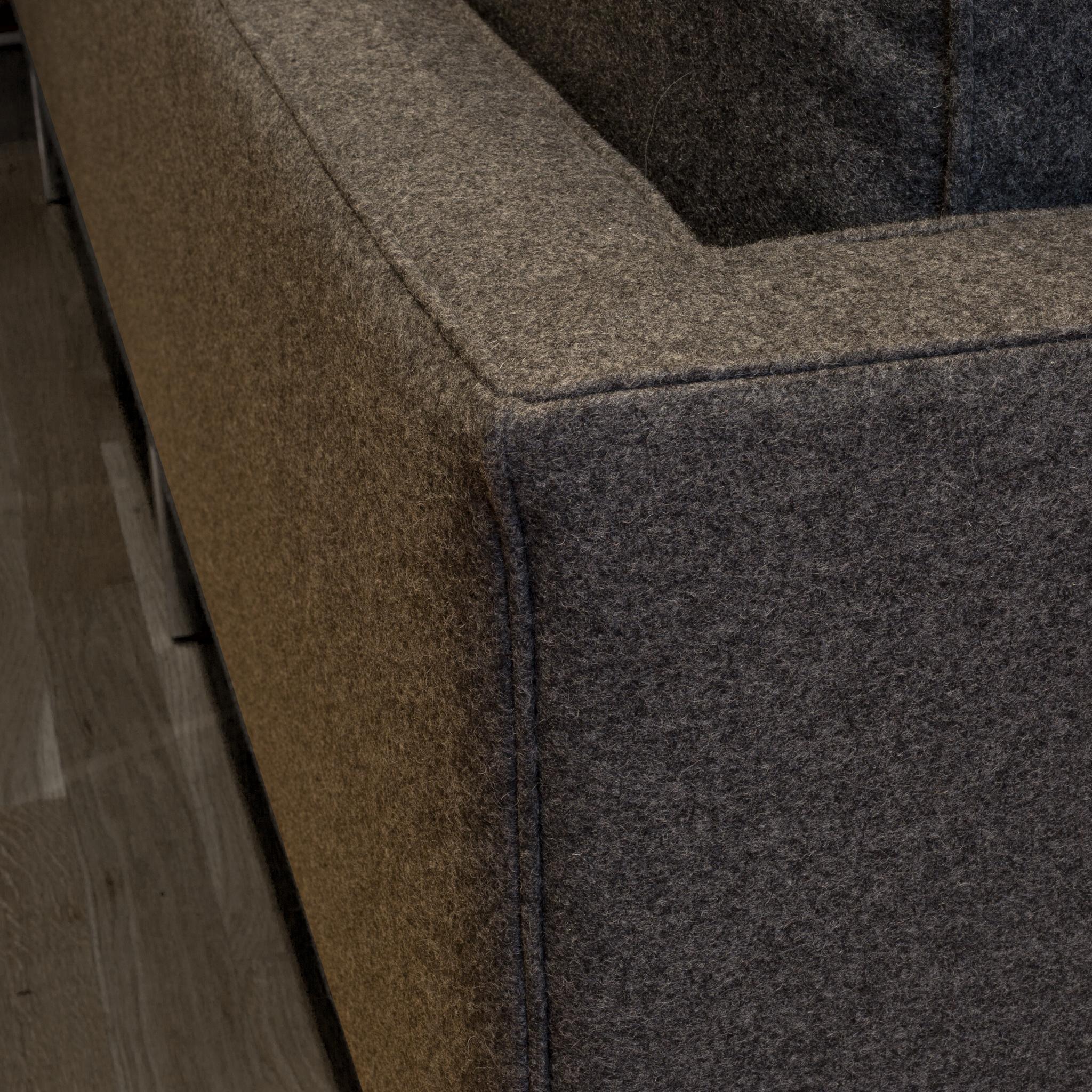 Artifort 905-3 Seat Comfort Sofa in Divina Melange Wool Frabric-Like New 1