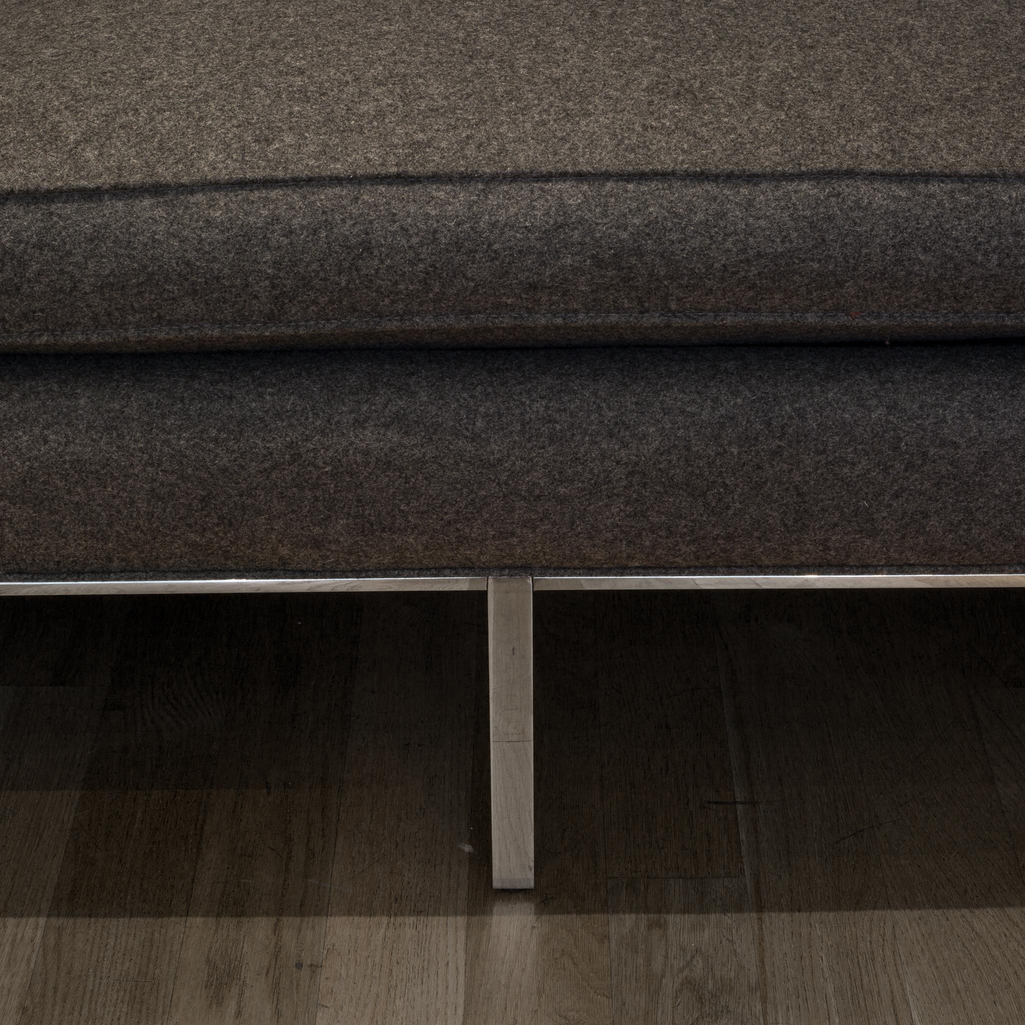 Artifort 905-3 Seat Comfort Sofa in Divina Melange Wool Frabric-Like New 3