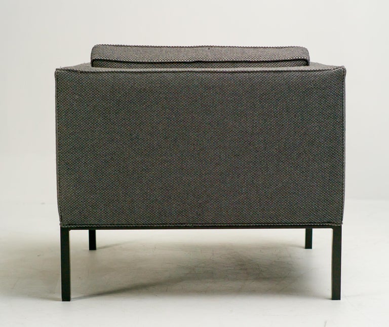 Artifort 905 Armchair For Sale at 1stDibs