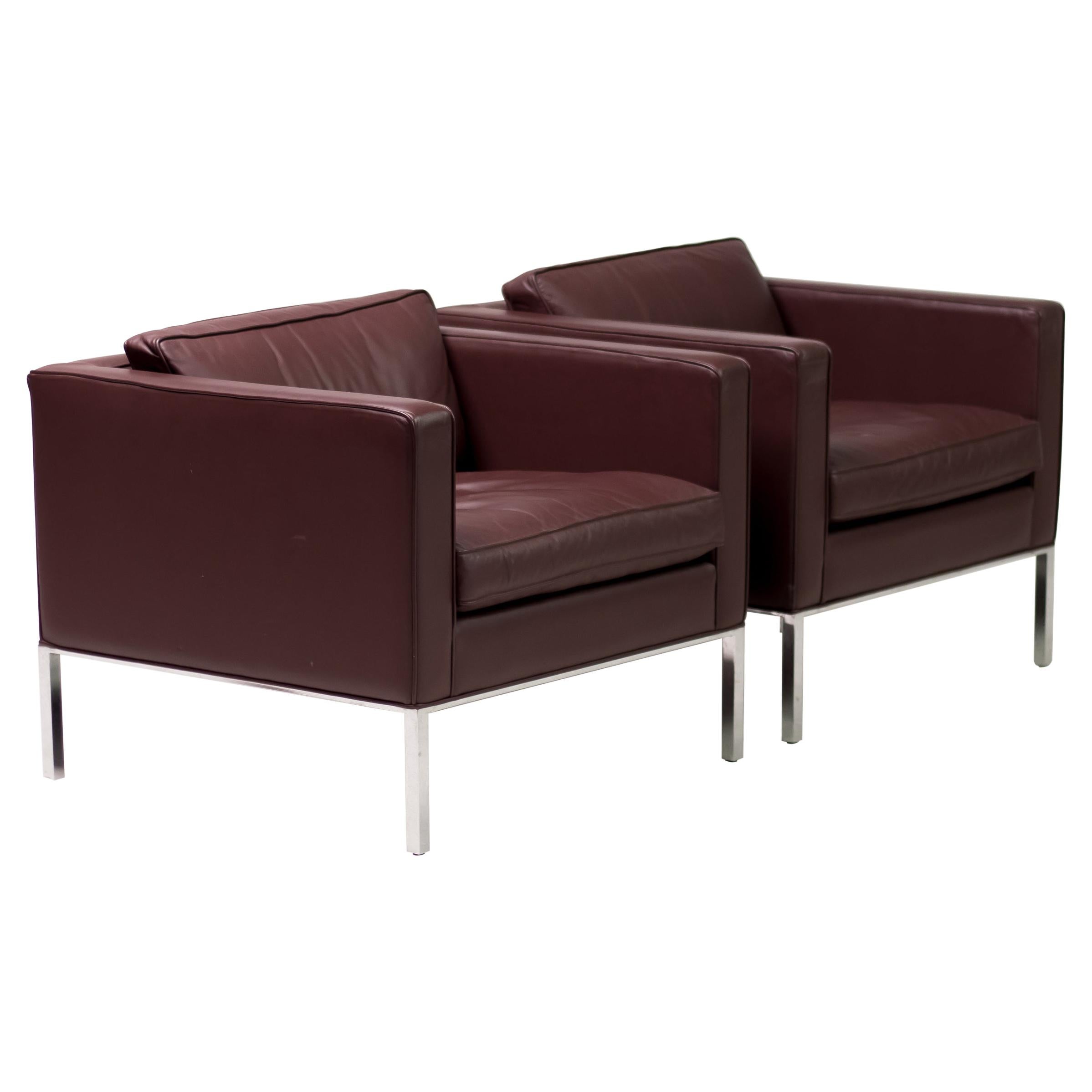 Artifort 905 Lounge Chairs