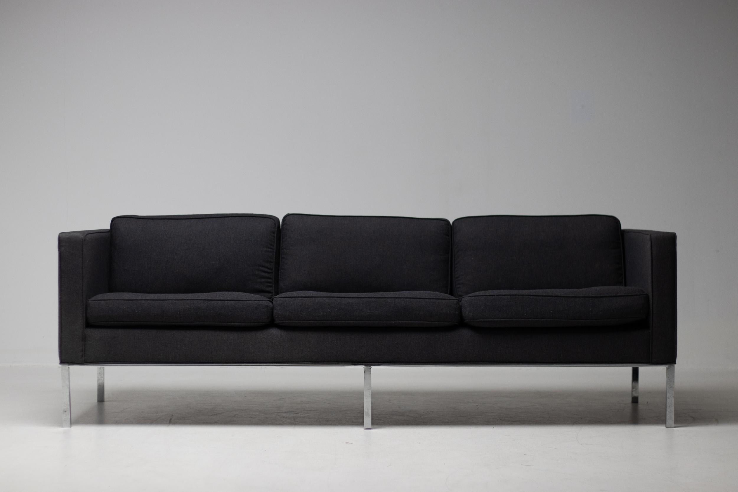 Artifort 905 Sofa 2