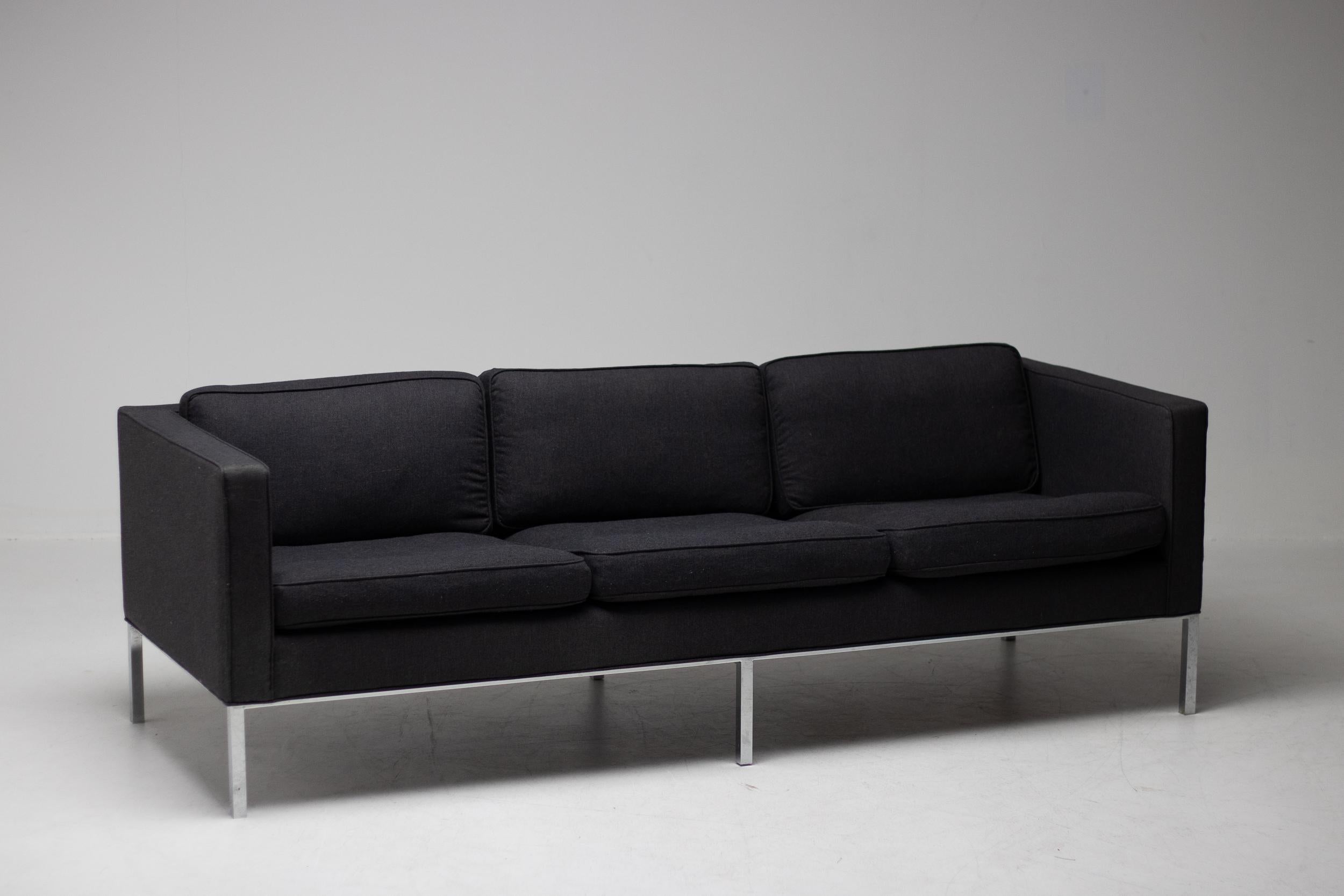 Artifort 905 Sofa 2