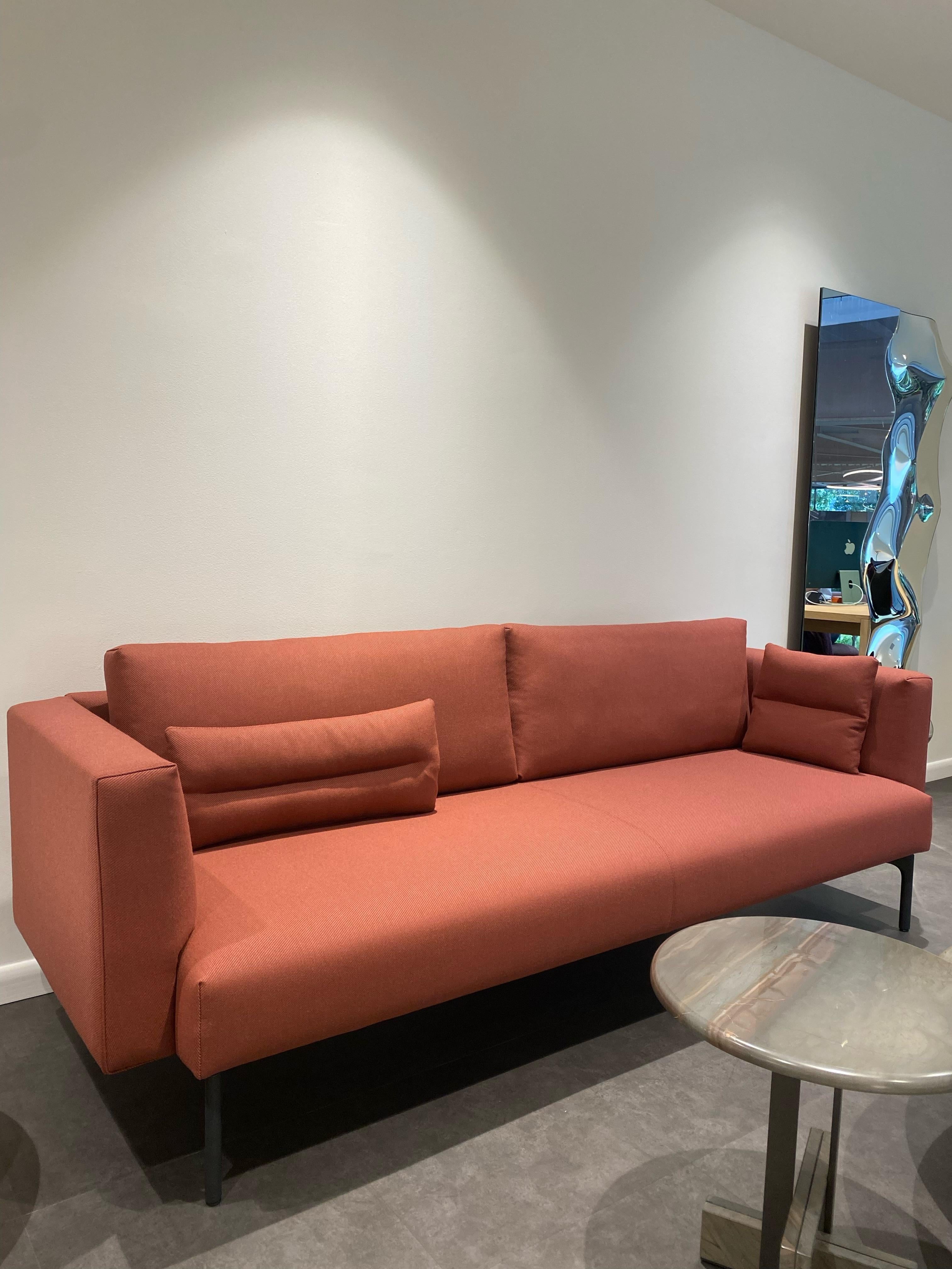 Arris BA 402 sofa 3-seater wide arms
Fabric not standard(name
fabric/colour/supplier) Twill
Weave by Kvadrat (FF) color 570

Height seat 43cm
Powdercoat colour P57 / Black grey RAL 7021
(structure)
Gliders Plastic gliders
Cushions included in the