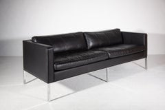 Artifort Black Leather Living-room Set with Coffee Table and Insert Burner.