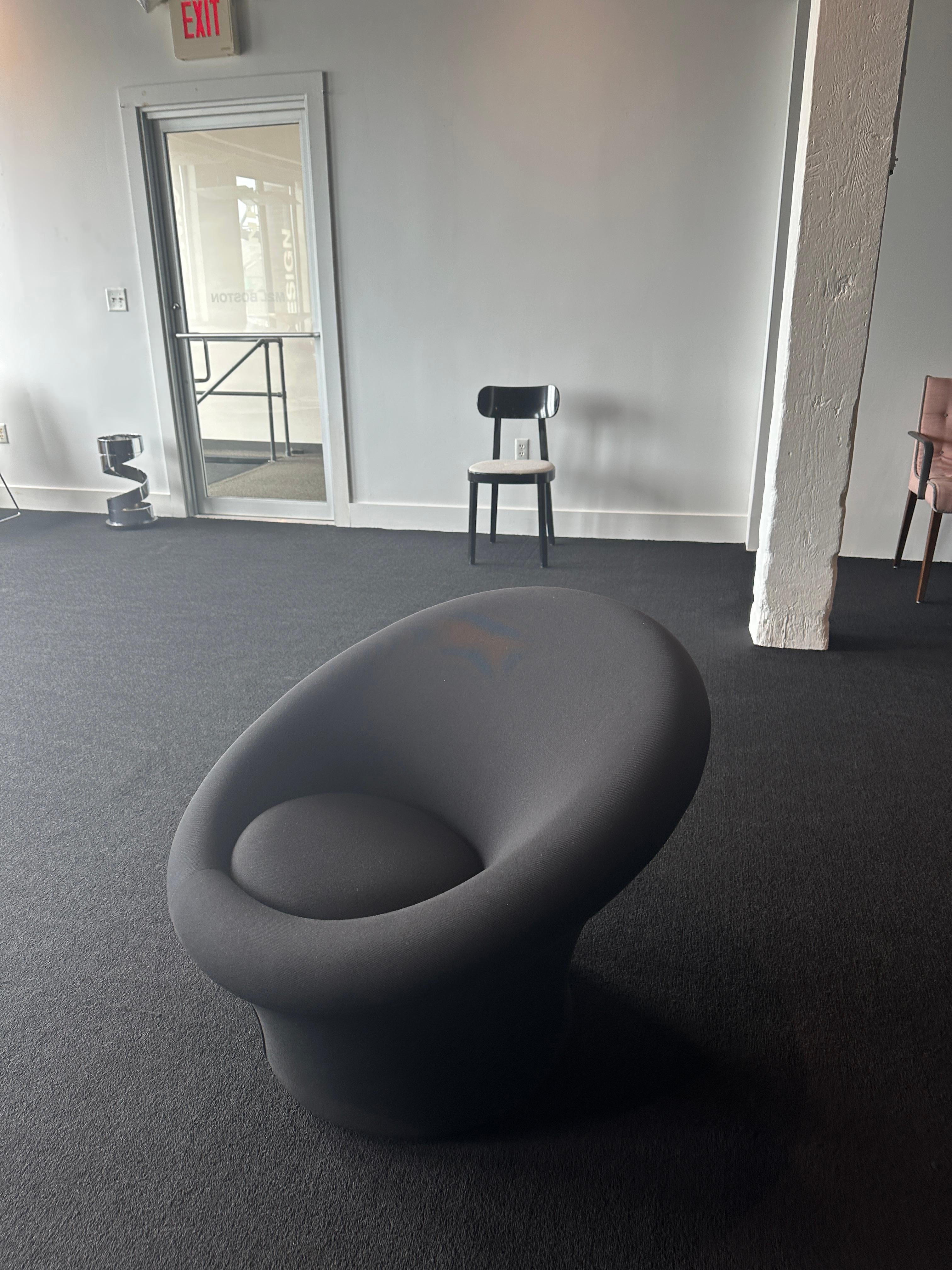 Contemporary Artifort Black Mushroom  Lounge Chair by Pierre Paulin in STOCK For Sale