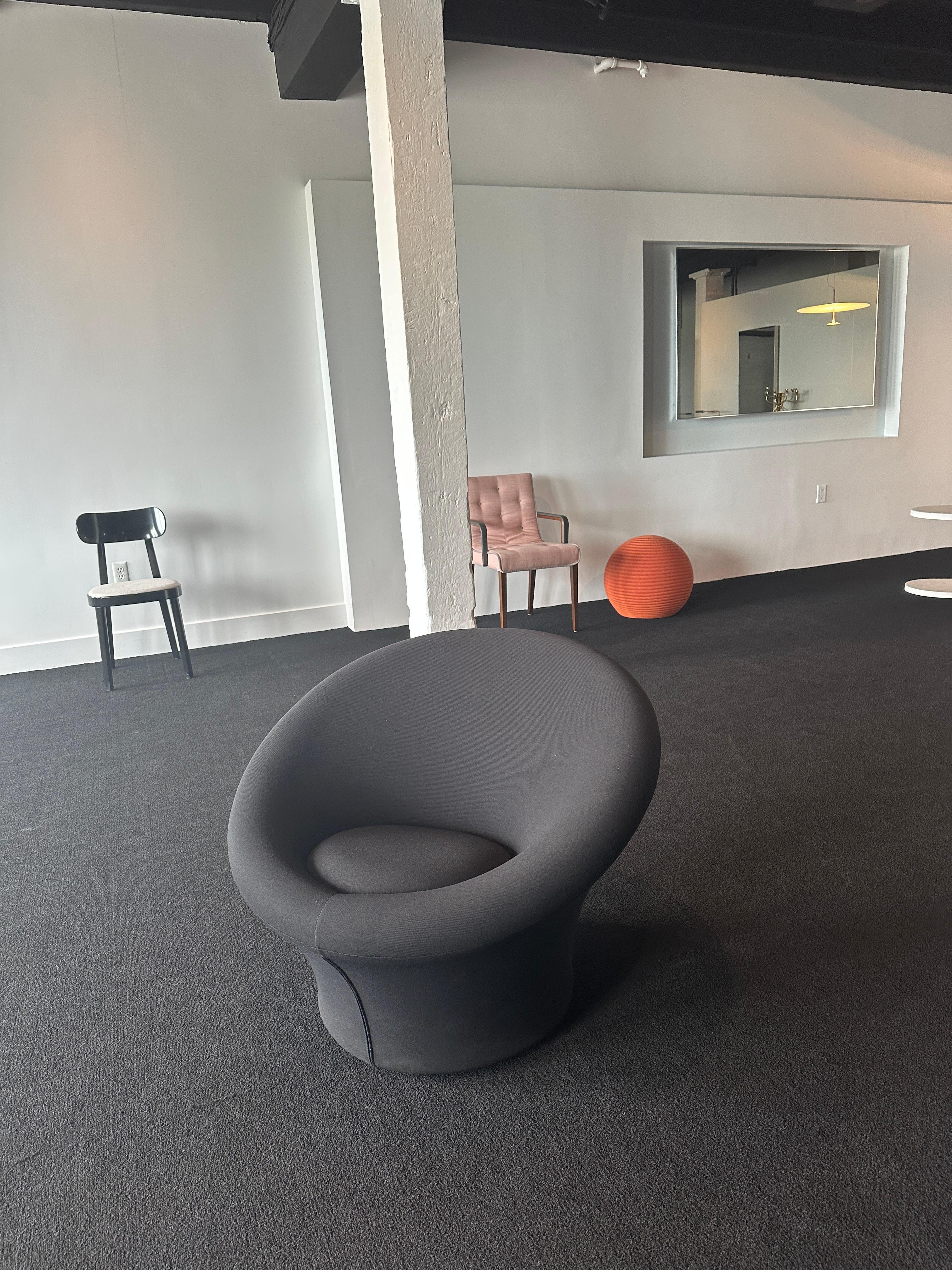 Artifort Black Mushroom  Lounge Chair by Pierre Paulin in STOCK For Sale 1