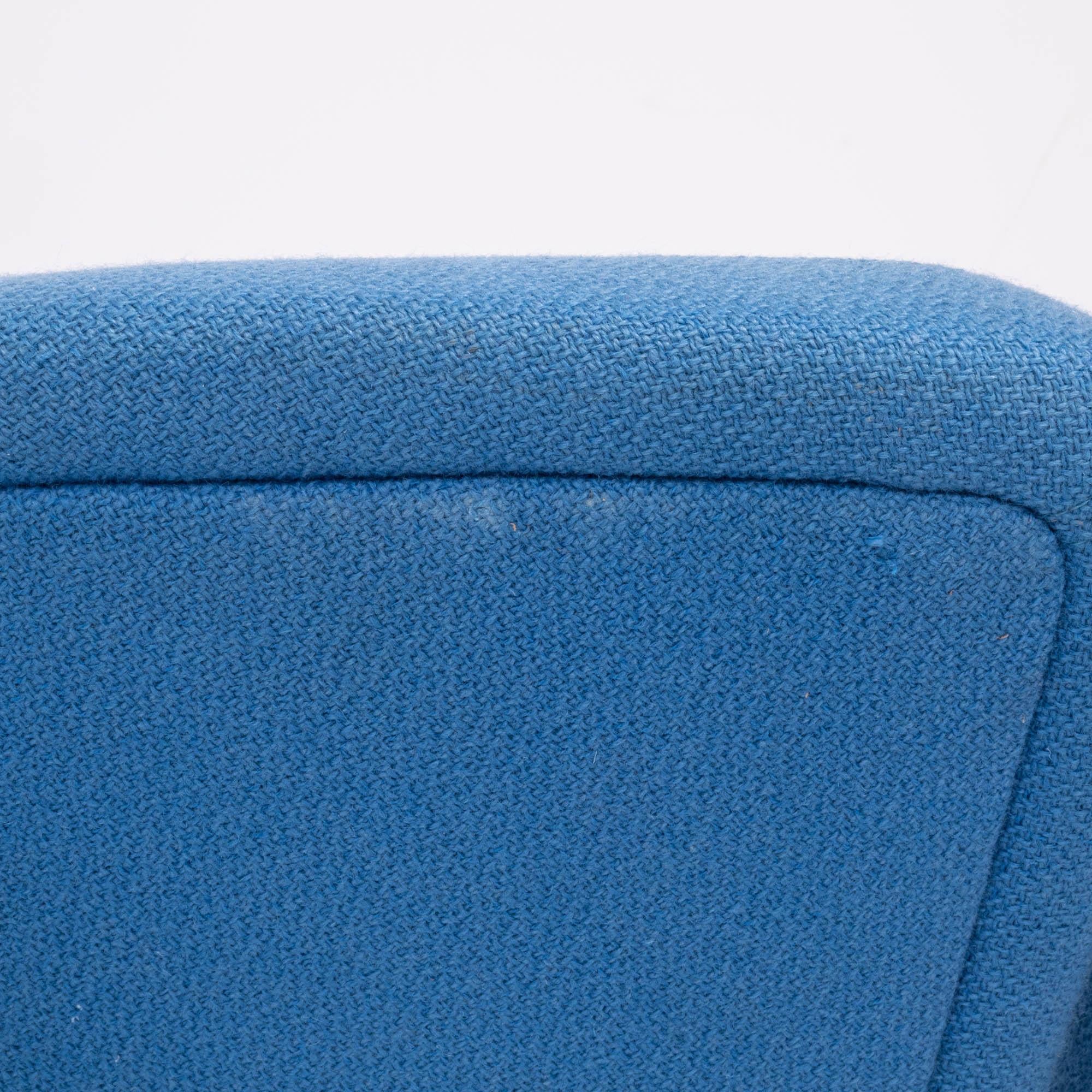 Artifort by Patrick Norguet Apollo Blue Armchair For Sale 2