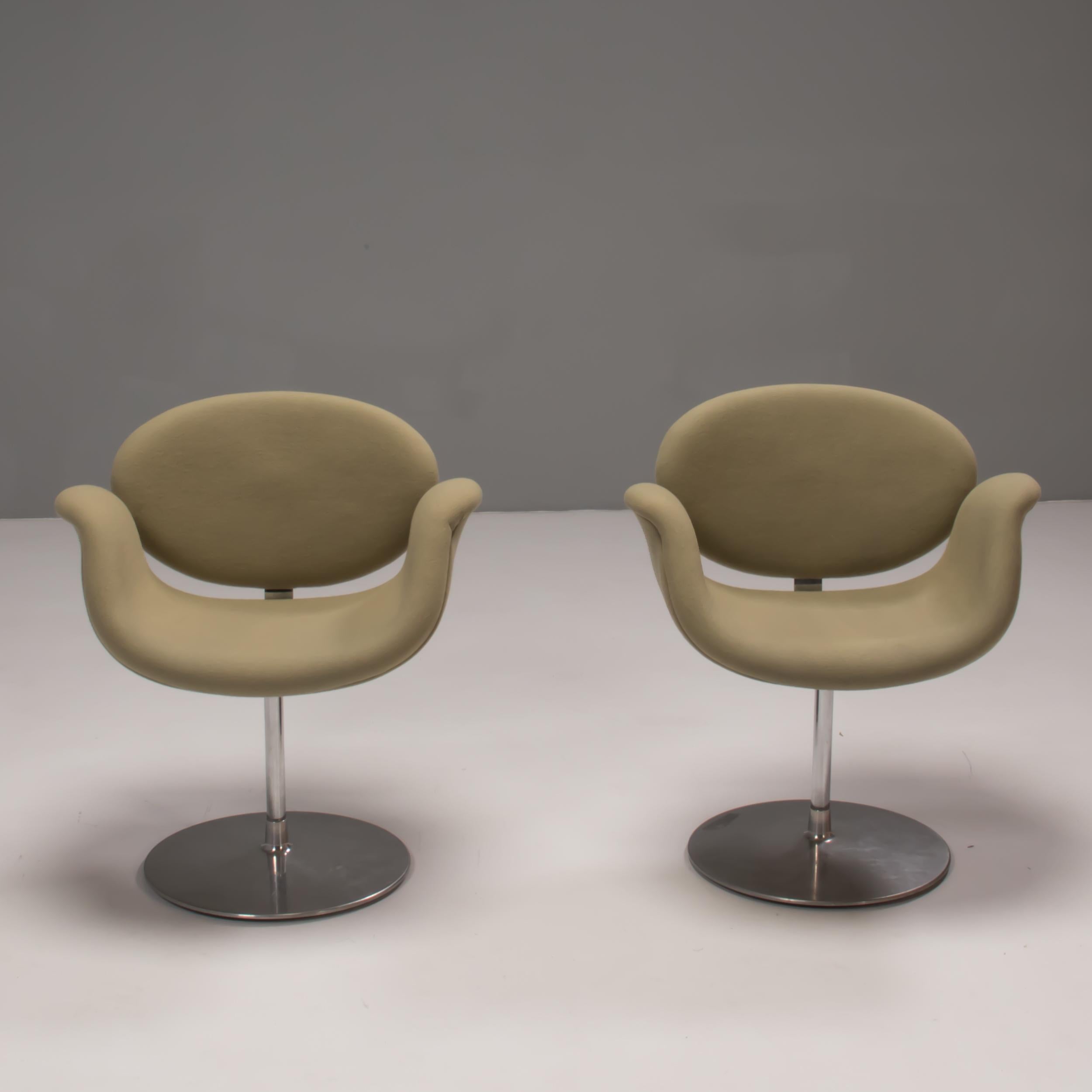 Artifort par Pierre Paulin, ensemble de trois chaises pivotantes Little Tulip en tissu vert Bon état - En vente à Basildon, London