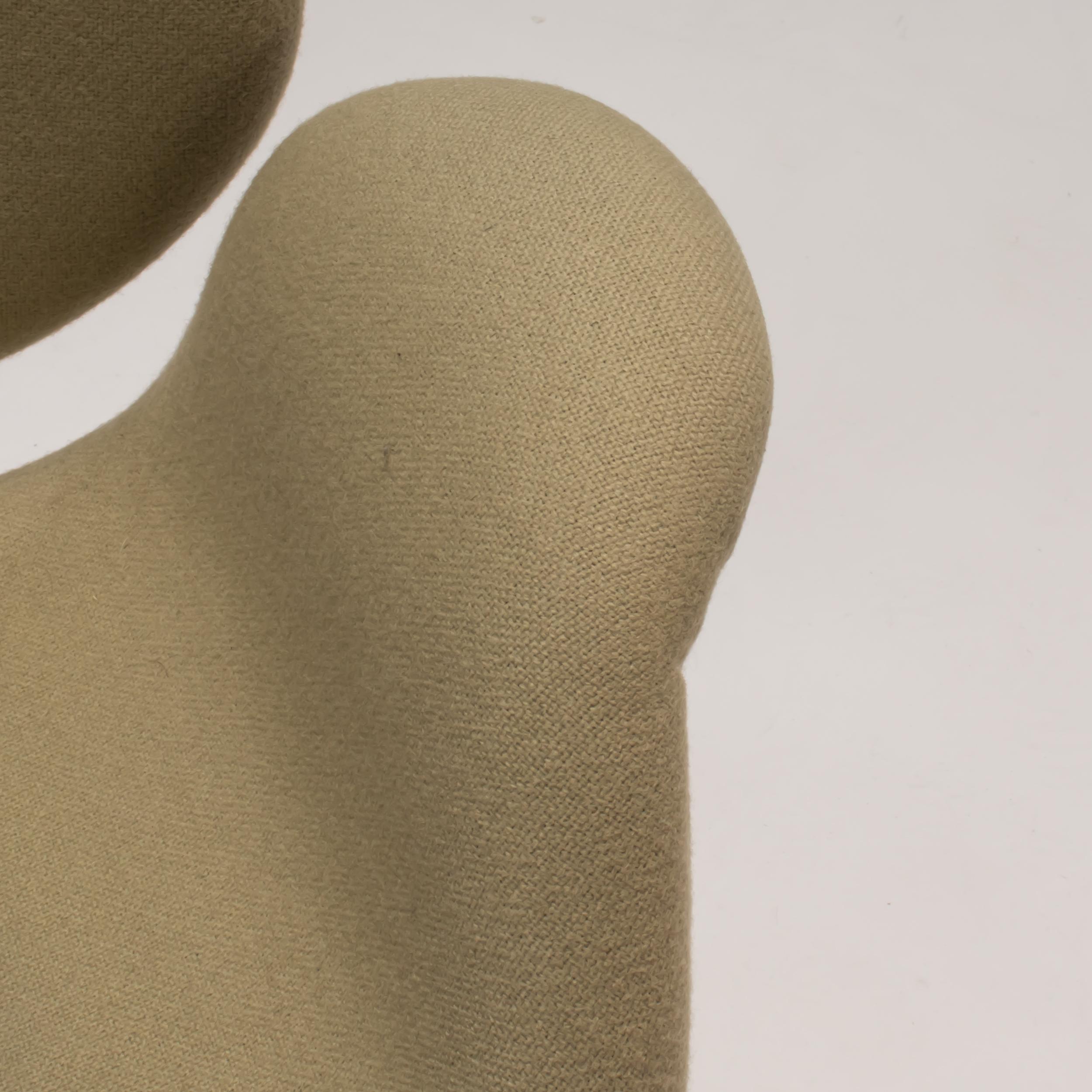Artifort par Pierre Paulin, ensemble de trois chaises pivotantes Little Tulip en tissu vert en vente 3