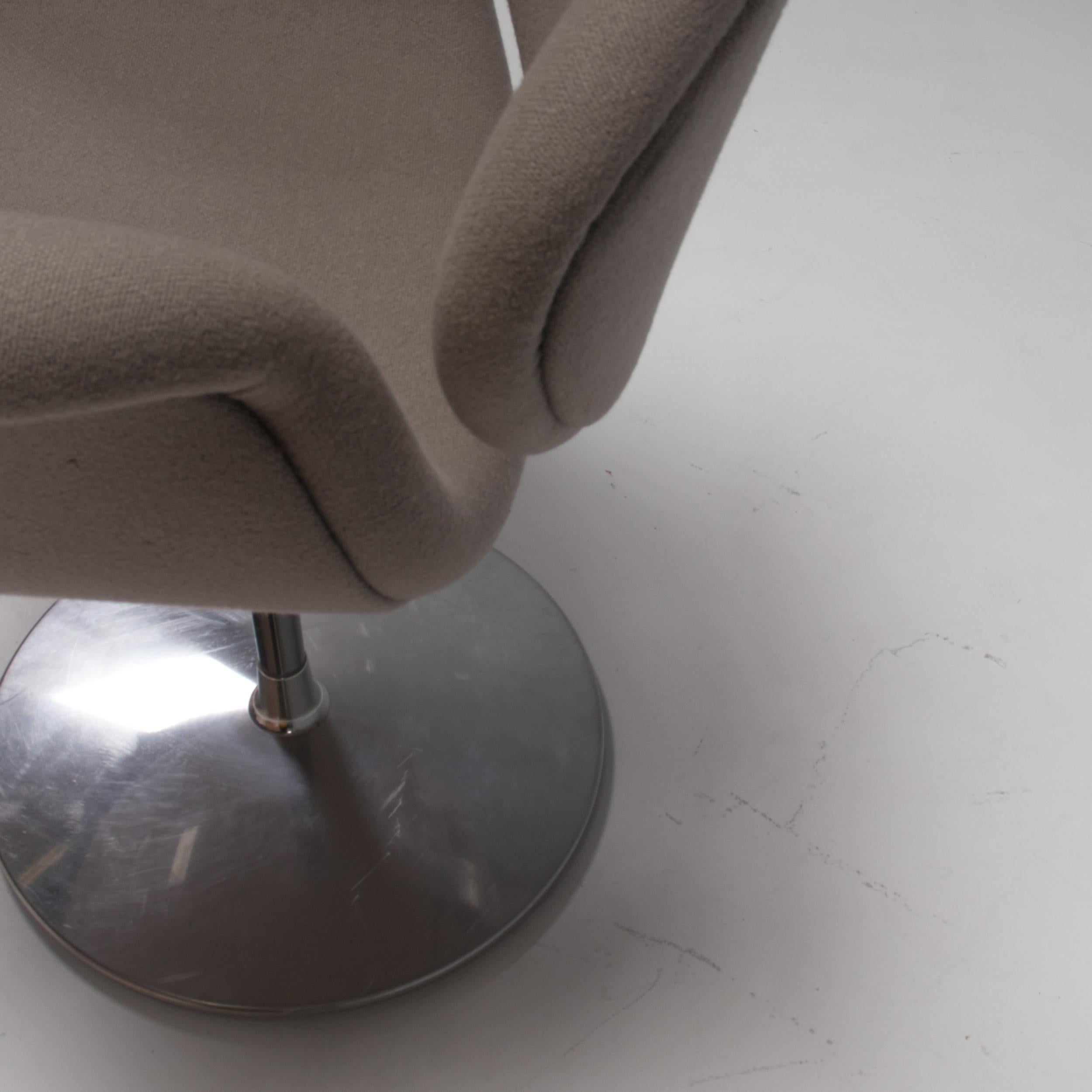 Artifort by Pierre Paulin Grey Fabric Little Tulip Swivel Chairs, Set of 2 2