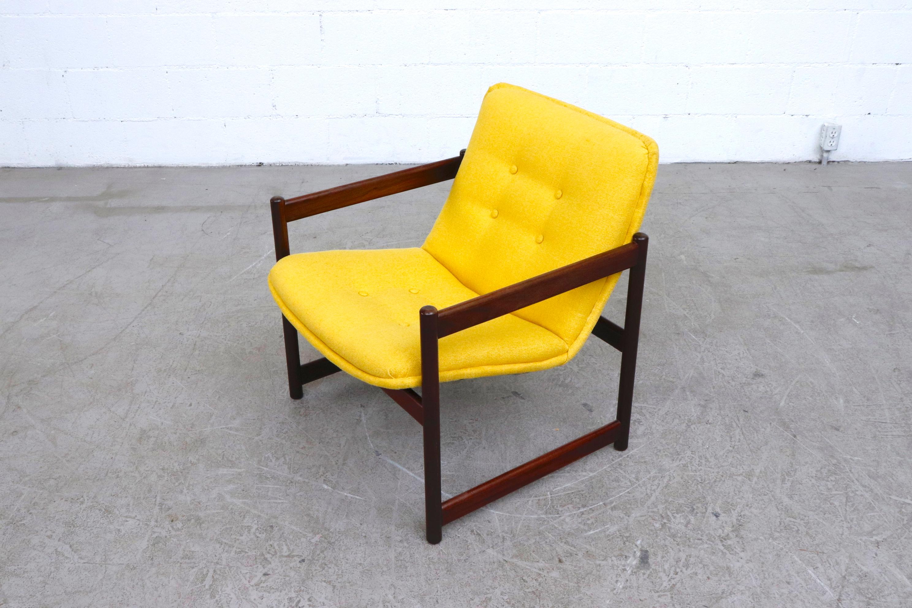Artifort Cube Lounge Chair with Wood Frame In Good Condition In Los Angeles, CA