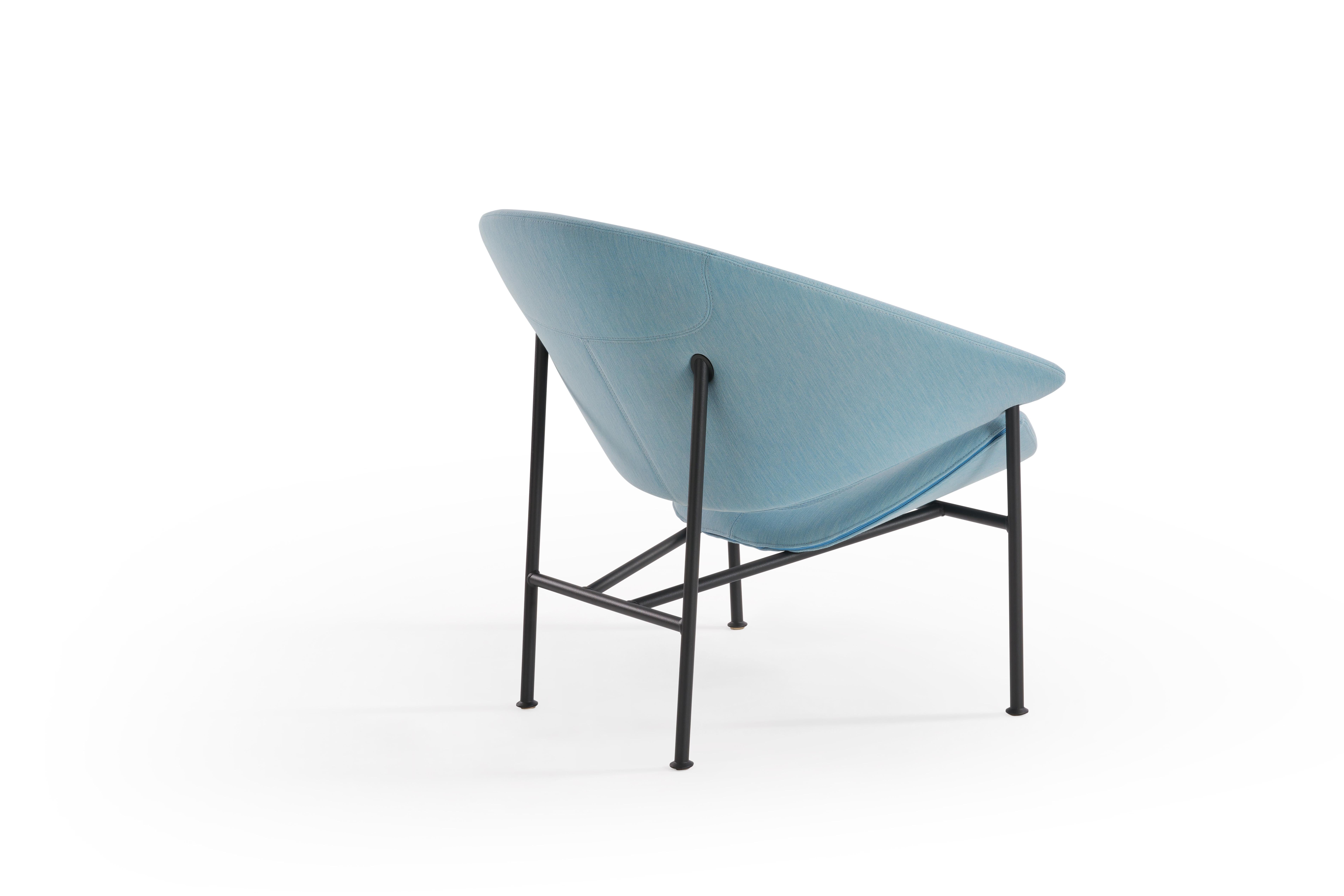 Customizable Artifort Glider Lounge Chair Designed by Luca Nichetto For Sale 4