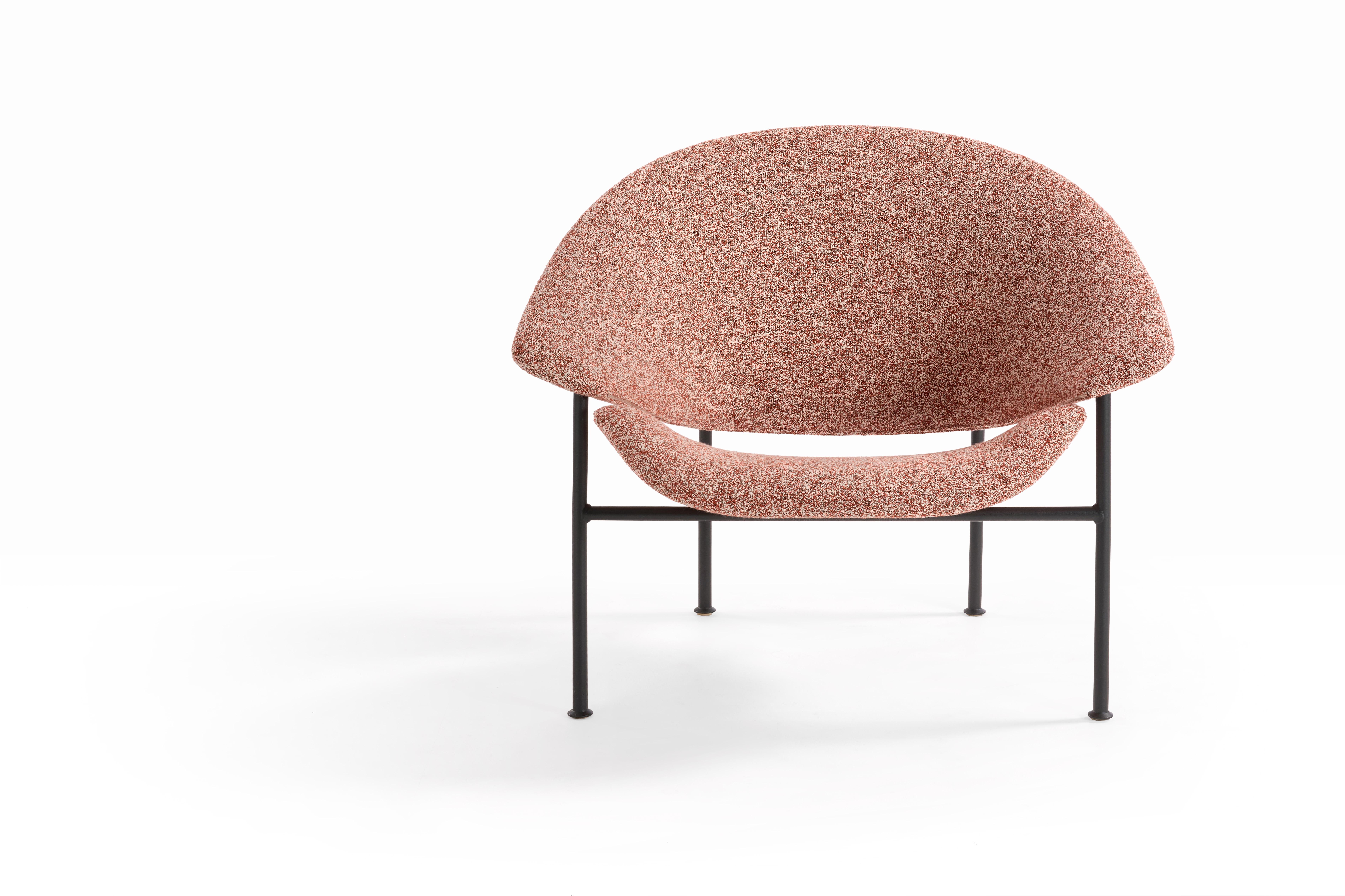 Customizable Artifort Glider Lounge Chair Designed by Luca Nichetto For Sale 5