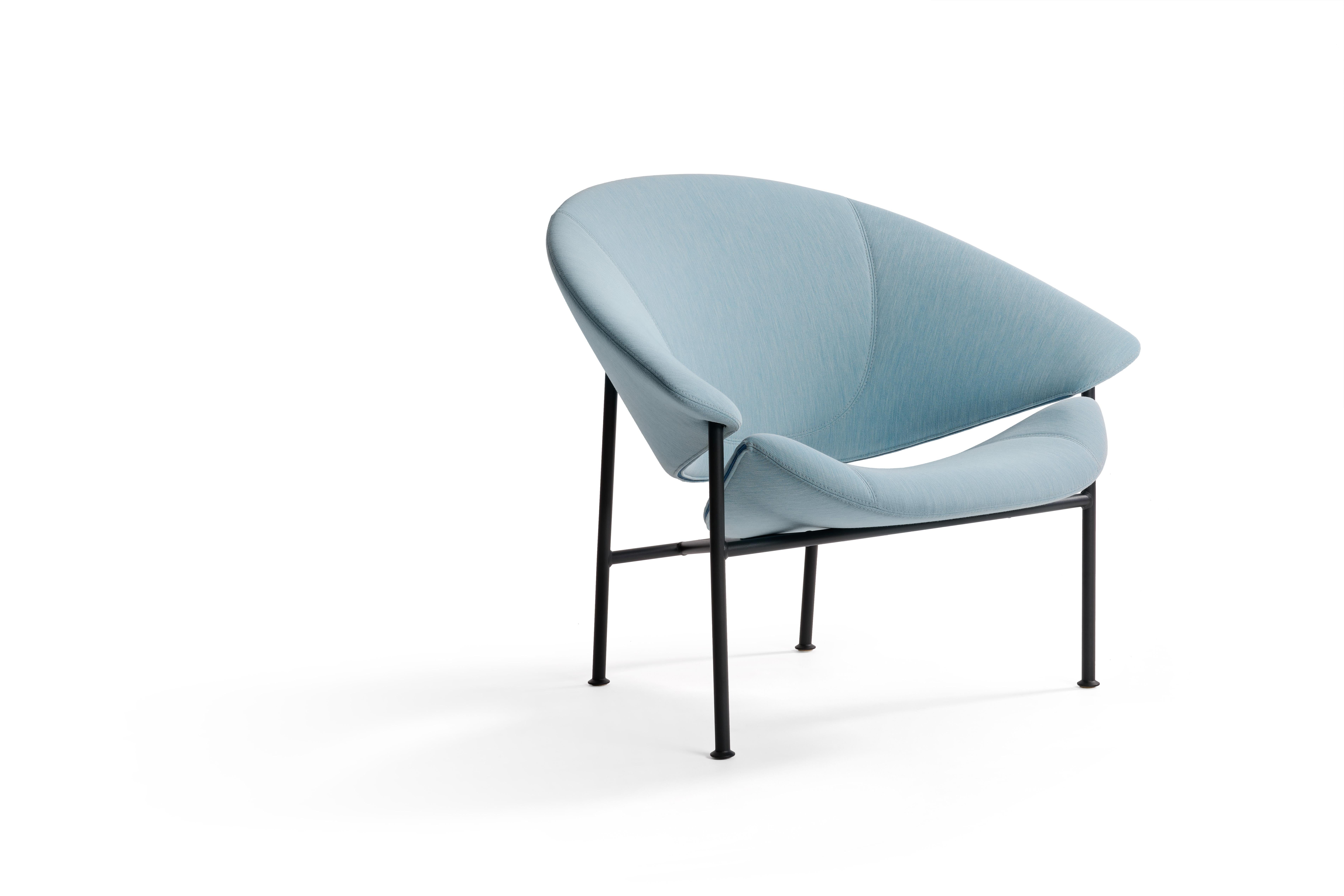 Customizable Artifort Glider Lounge Chair Designed by Luca Nichetto For Sale 6