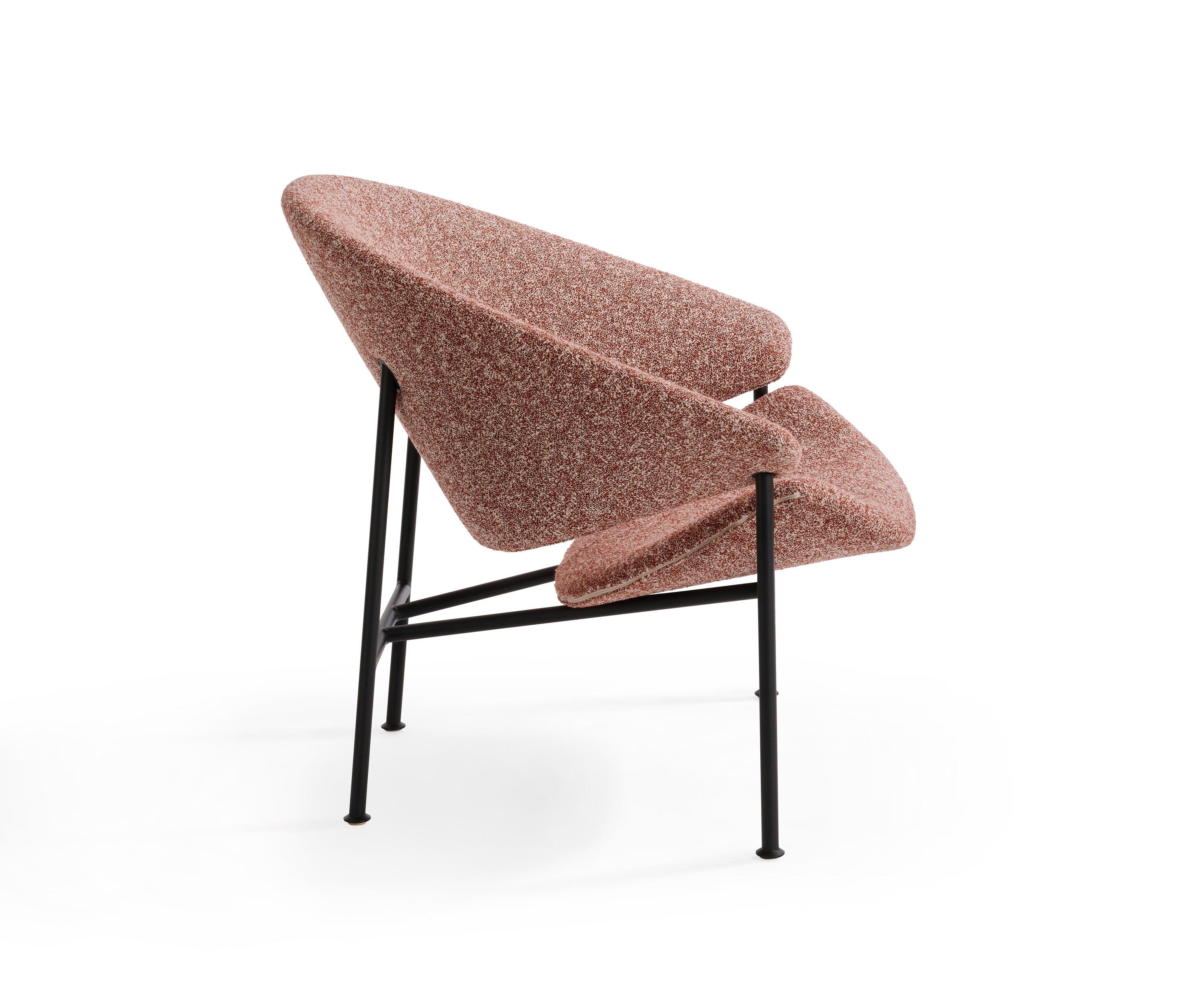 Contemporary Customizable Artifort Glider Lounge Chair Designed by Luca Nichetto For Sale