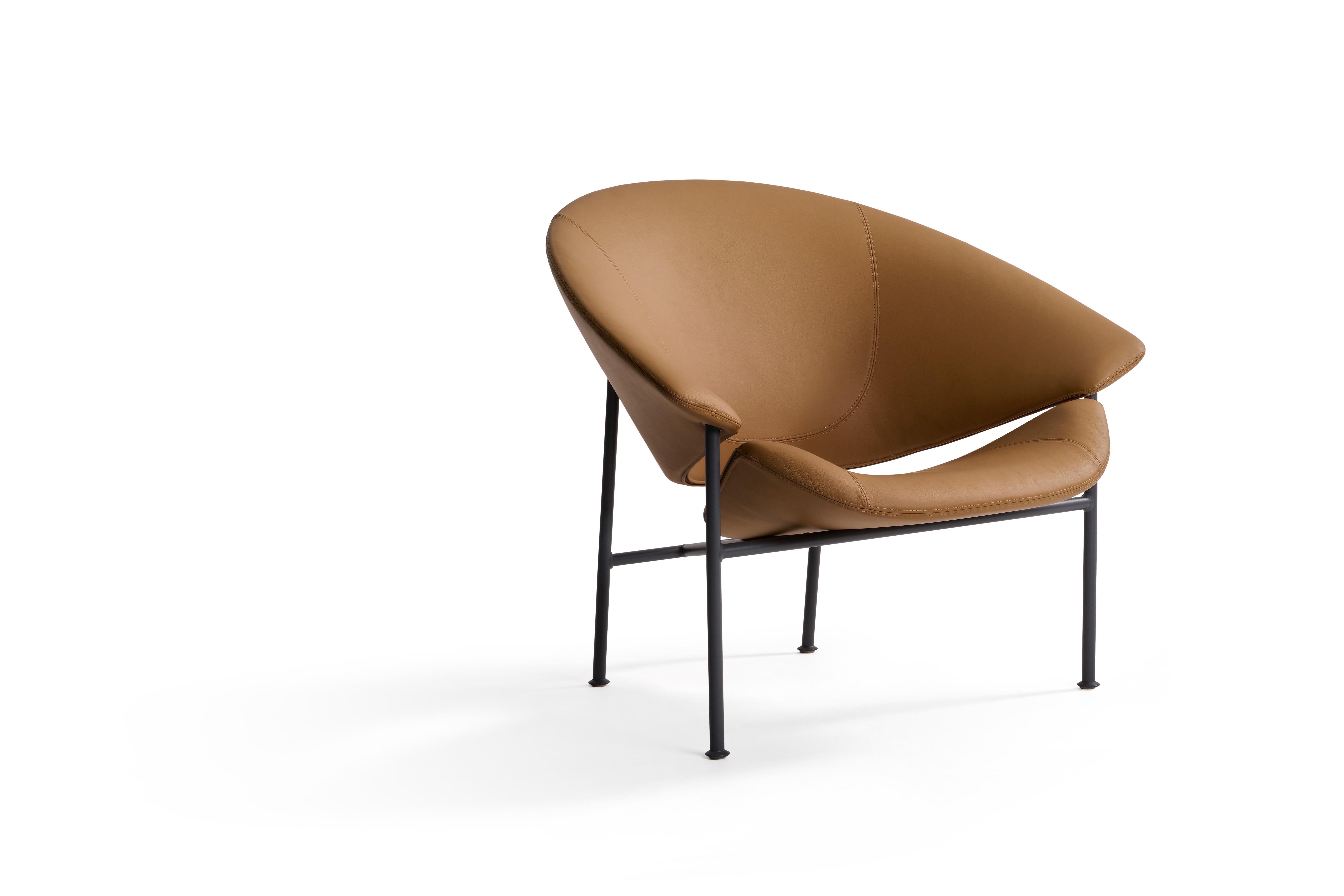 Customizable Artifort Glider Lounge Chair Designed by Luca Nichetto For Sale 2