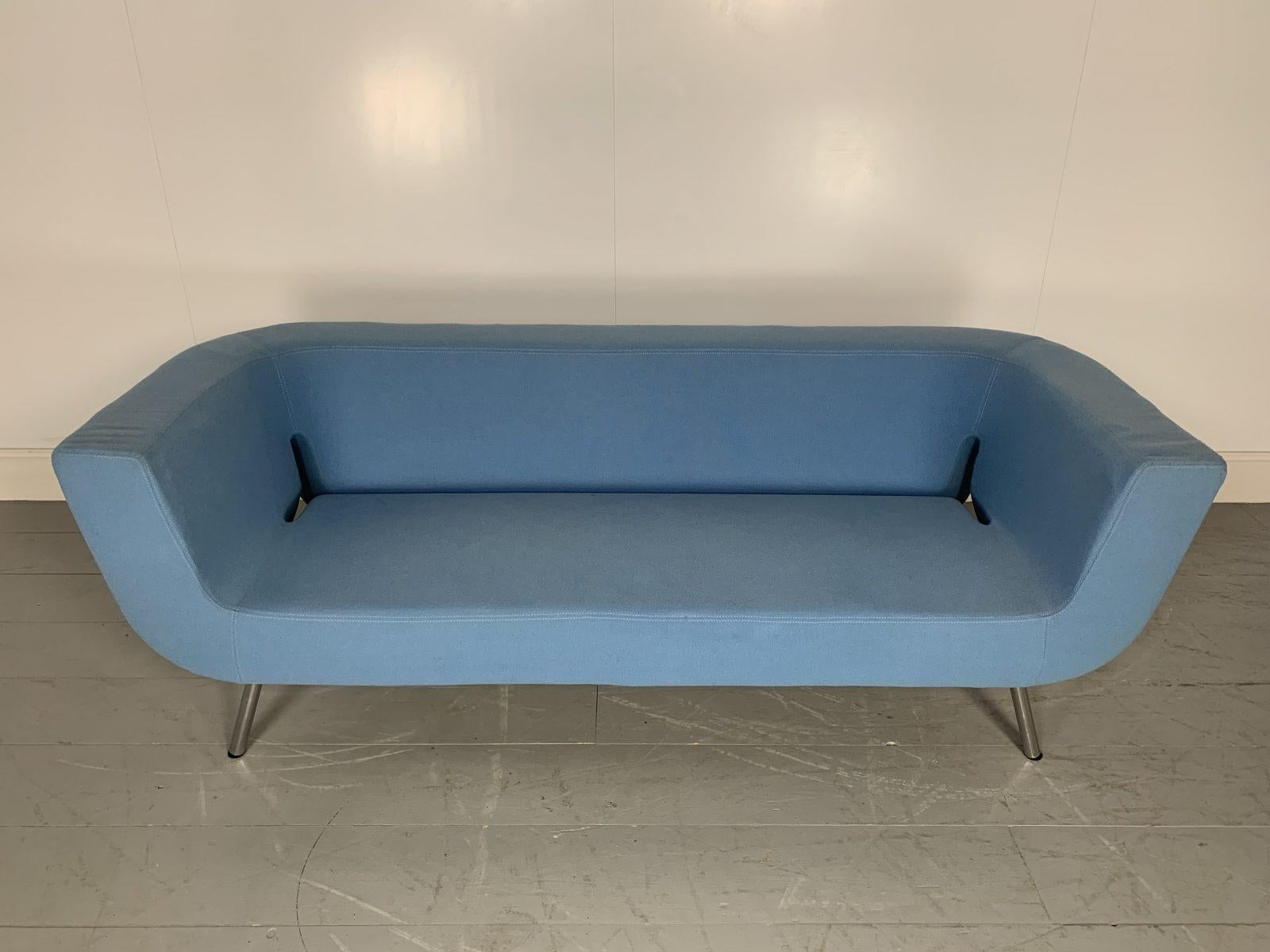 On offer on this occasion is a superb, immaculate Artifort “Bono” Large Sofa, dressed in a Peerless top-grade Natural Woven-Wool Fabric in Mid-Blue Kvadrat Woven-Wool fabric.

As you will no doubt be aware by your interest in this Diplomat