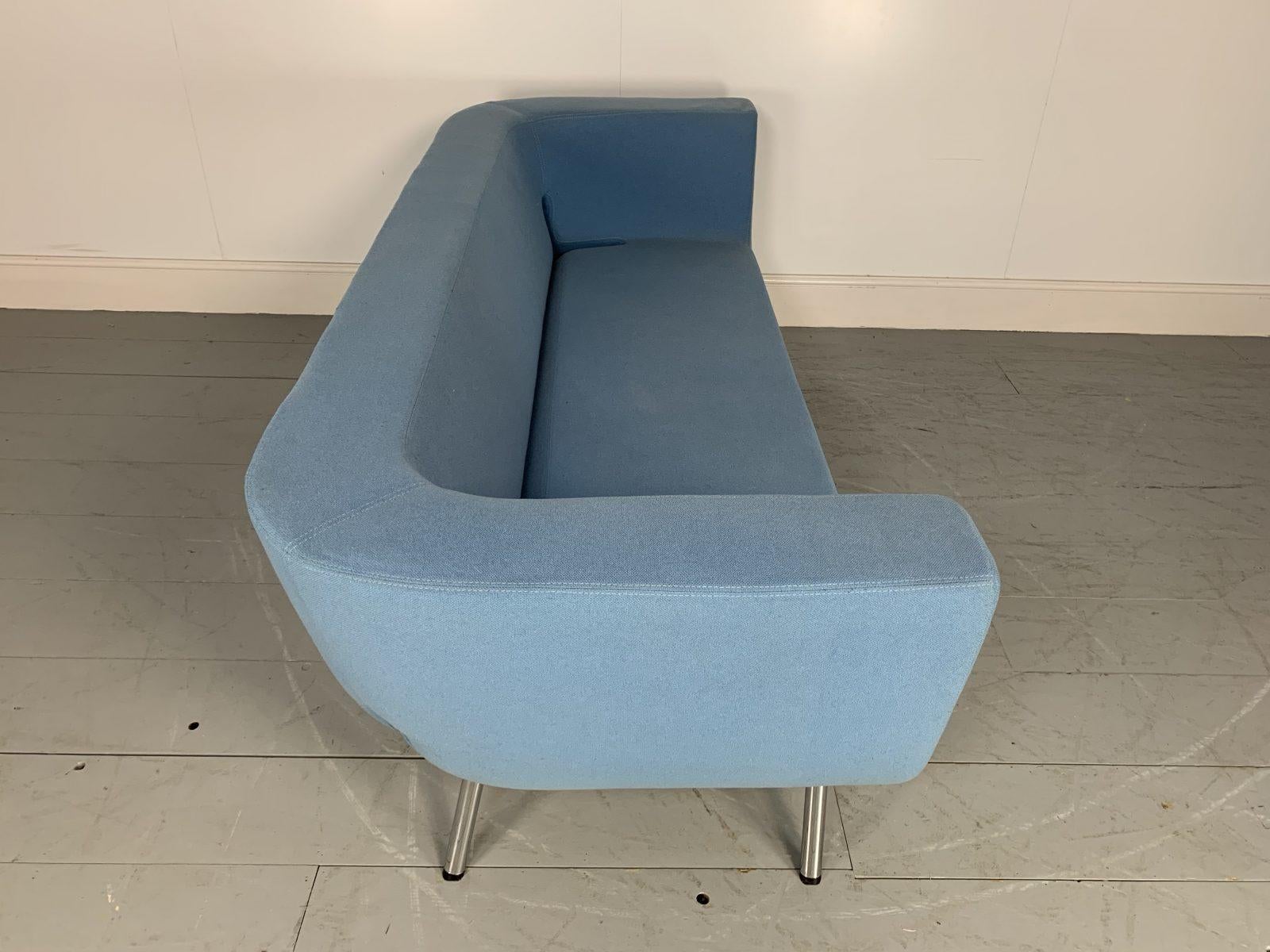 Artifort Diplomat Bono Sofa in Blue Kvadrat Wool For Sale 2