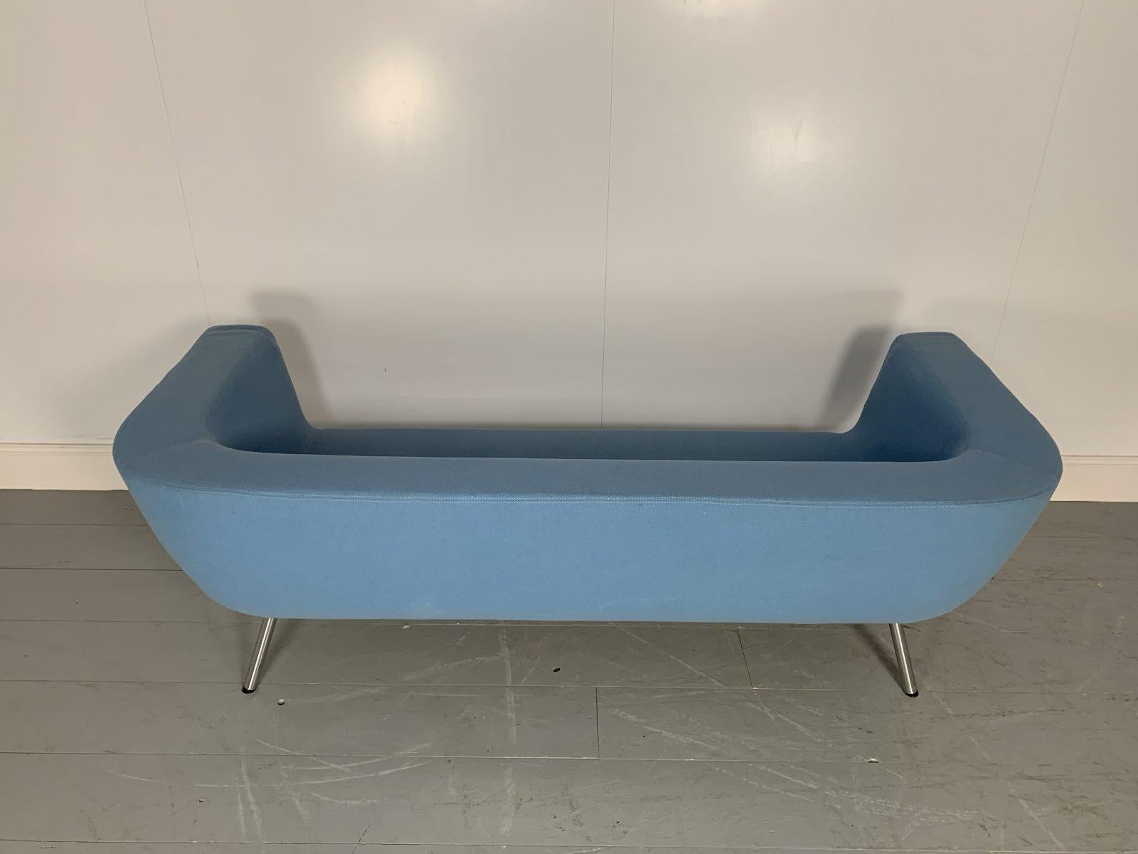 Artifort Diplomat Bono Sofa in Blue Kvadrat Wool For Sale 3
