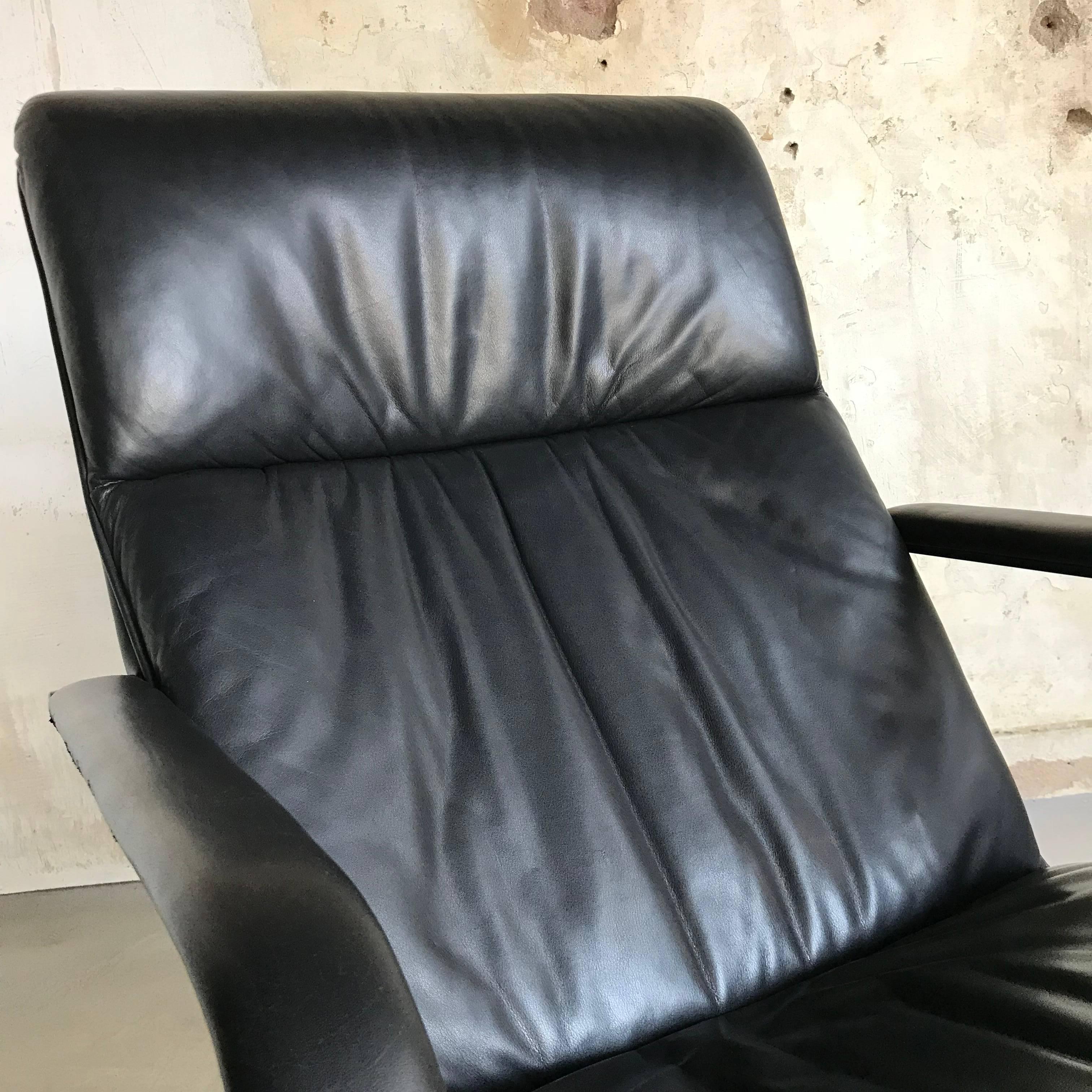 Artifort F194 Ambassador Swivel Lounge Chair by Geoffrey Harcourt, 1980s For Sale 3