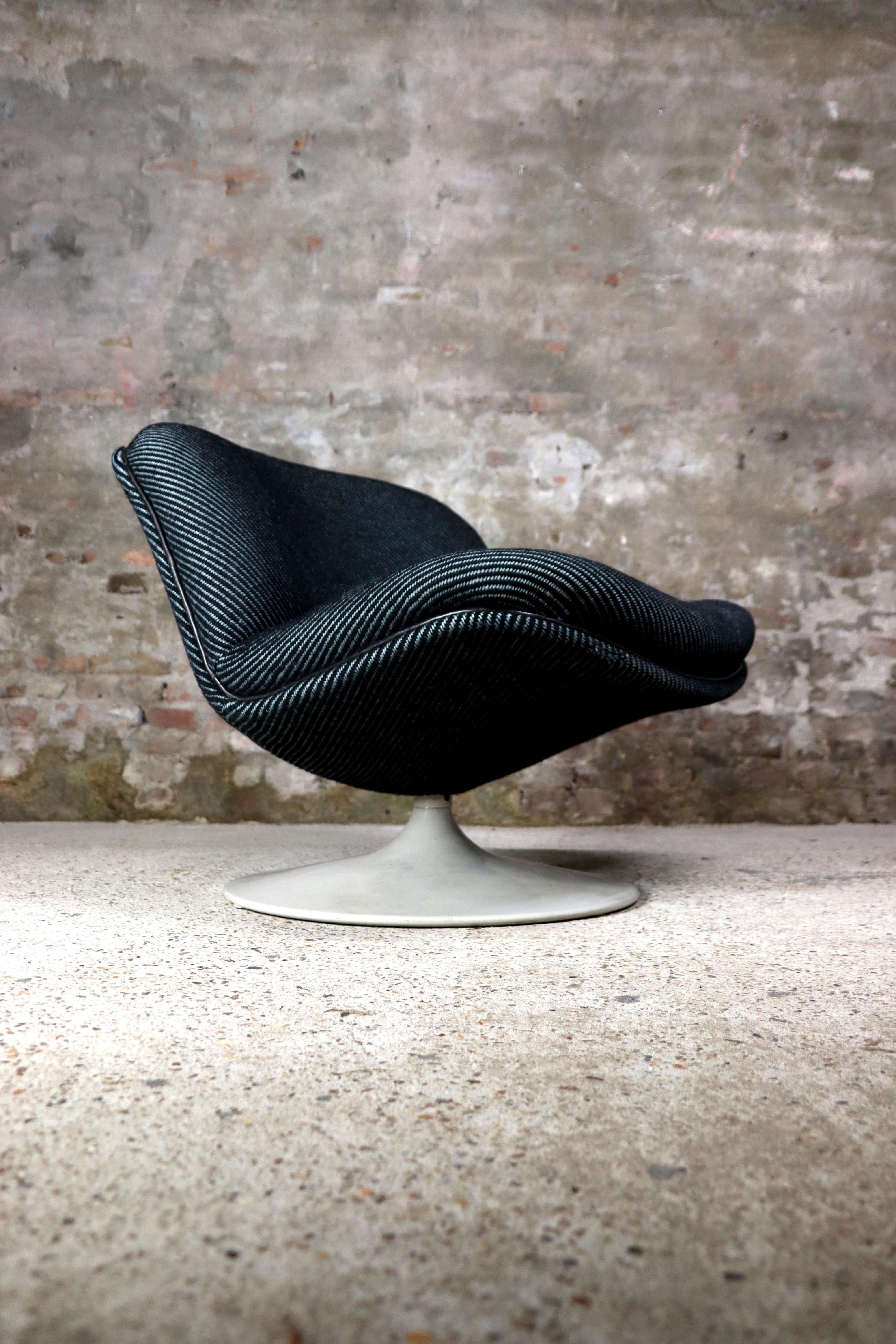 European Artifort – F508 – Lounge chair – Geoffrey Harcourt – Ploegwool Fabric For Sale